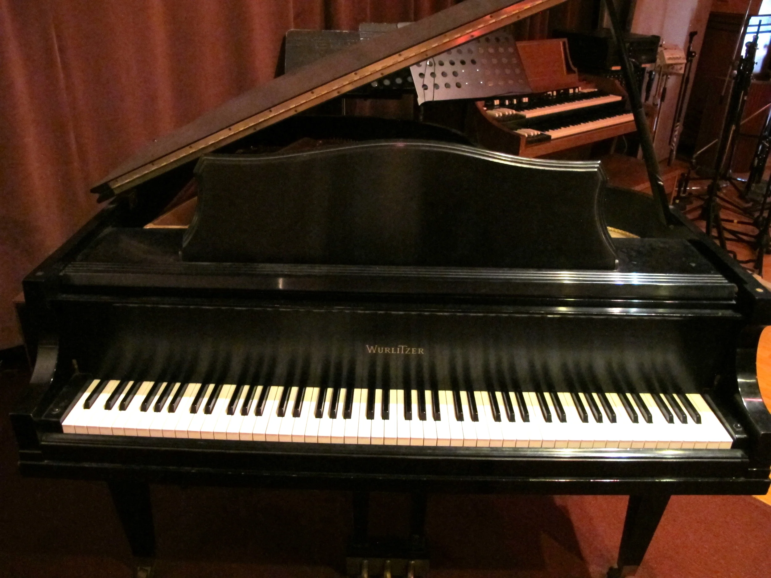 Wurlitzer baby grand piano