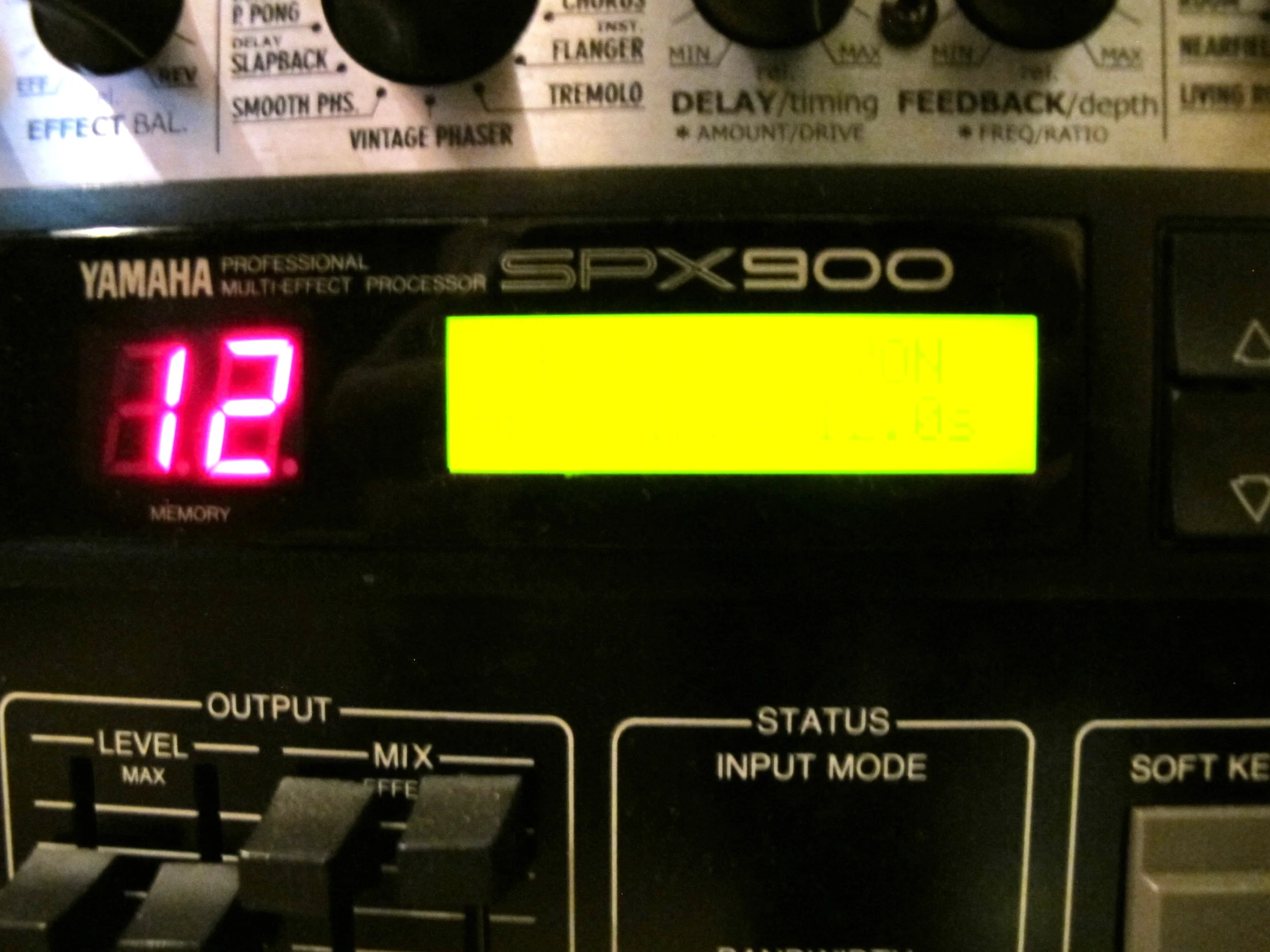Yamaha SPX-900