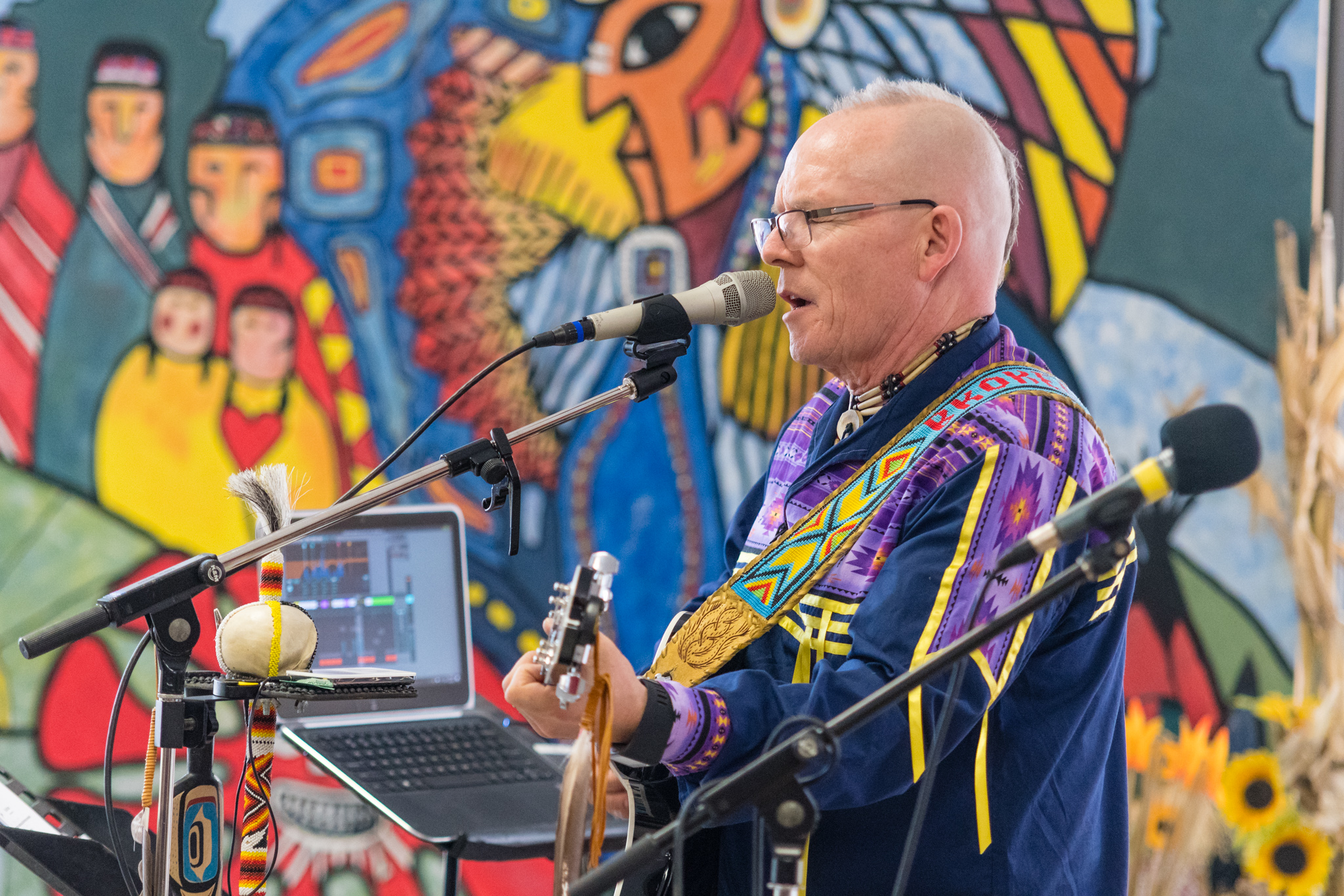Photographing a First Nations event at the local university. During my time here and time with Shelby I learnt a lot about the First Nations in Canada and the US.