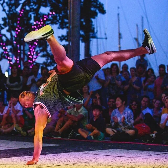 Floor Legendz, making the maddest dance moves look easy.⁠
.⁠
.⁠
.⁠
.⁠
.⁠
.⁠
#auckland #visitauckland #aucklandphotographer #aucklandcity #northisland #nz #newzealand #street #streettheatre #busker #busking #festival #art #streetperforming⁣ #streetart
