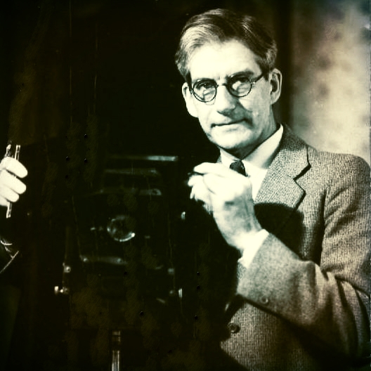 Tefft, Arthur & camera.jpg