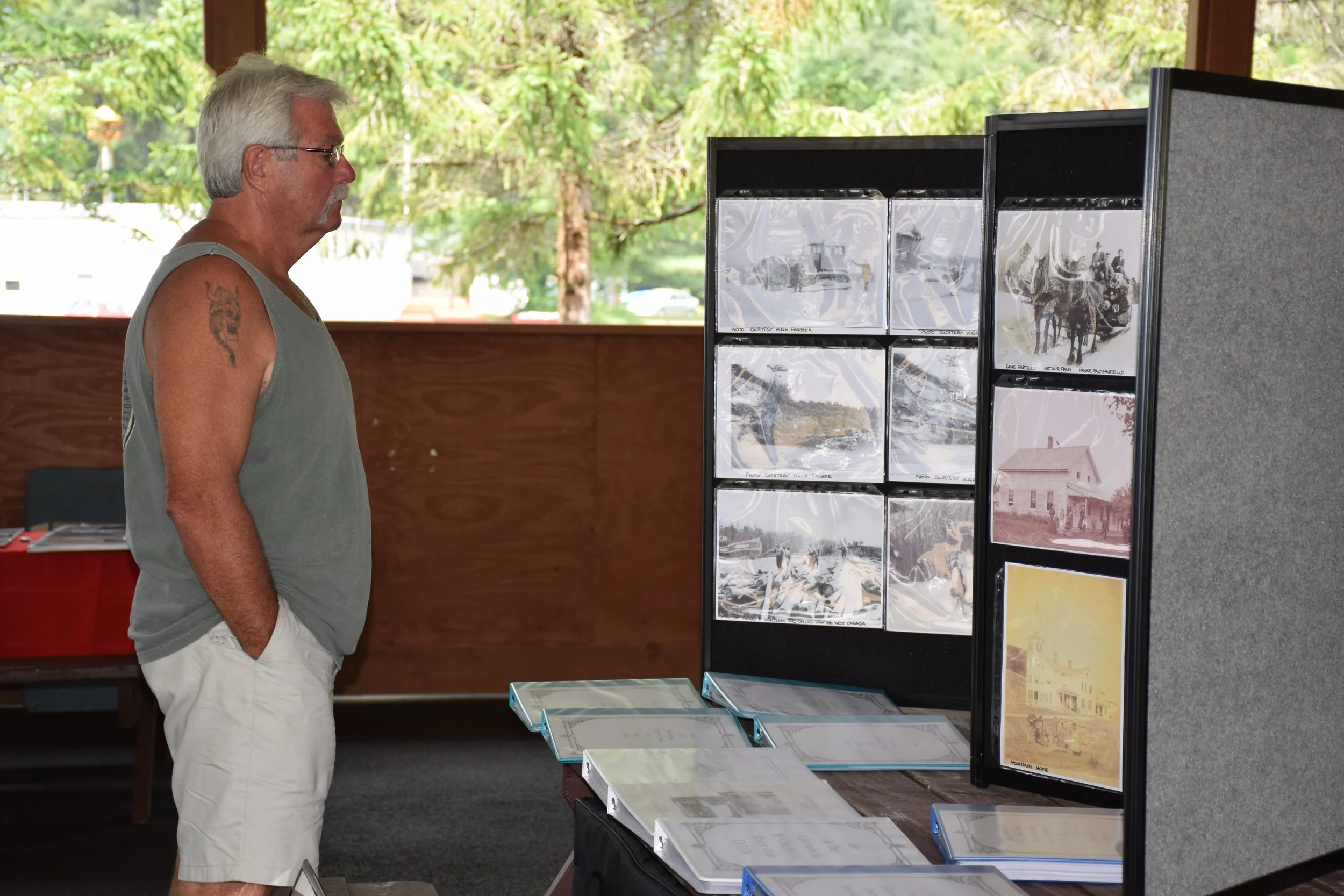 Visitor at Hamilton County History Fair