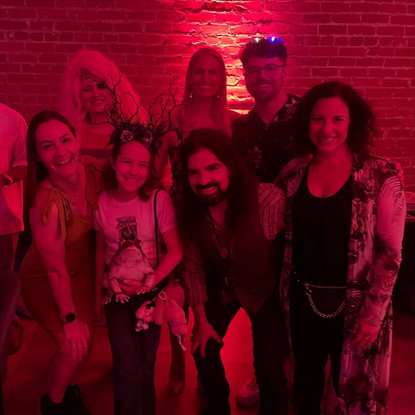 Great shot from our @mattbethmovie wrap party with @vivienlyrablair @mattvlak @savannahschoenecker @murisaharba @brilliantandrew @ericacostumes @aidalembo 🤩👌🏻🥳 #film #actor #director #producer #dp #cinematography #costumedesign #shakespeare #red
