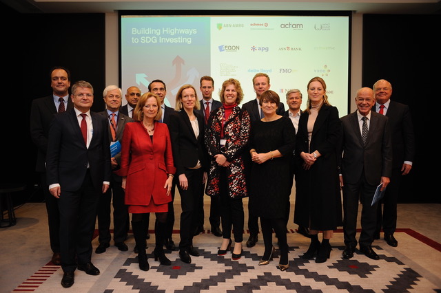 Photo by Minister Ploumen and Signatories' Board Members. In alphabetic order: Ruter Bass, Director of Sustainability, Rabobank; Claudia Kruse, Managing Director Sustainability & Governance APG; Caroline Brown, Founder & CEO, C-Change ; Frank Elderson, Executive Director, DNB; Gerrit Zalm, CEO, ABN Amro; Herman Mulder, Chairman of the Board, SDG Charter; Hans van Houwelingen, Chief Executive Officer, ACTIAM ; Jack Julicher, Chief Investment Officer, ASR Netherlands ; Karl Guha, Chairman Executive Board of Van Lanschot Kempen; Lilianne Ploumen, Minister for Foreign Trade and Development Cooperation; Linda Broekhuizen, Chief Investment Officer, FMO; Martin Edixhoven, Member of the Board, Aegon ; Marilou van Golstein-Brouwers, Managing Director, Triodos Investment; Peter Borgdorff, Managing Director, PFWZ; Peter Ferket, Member Executive Committee, Robeco
