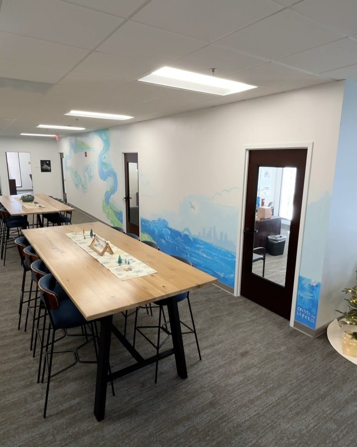 Reposting because I messed up one of the slides 🤡

ᐅ full mural scroll-through ᐅ

This mural is so long that&rsquo;s there&rsquo;s no way to share it outside of a panoramic view, so I&rsquo;ve stitched some photos together to give the full effect. ?