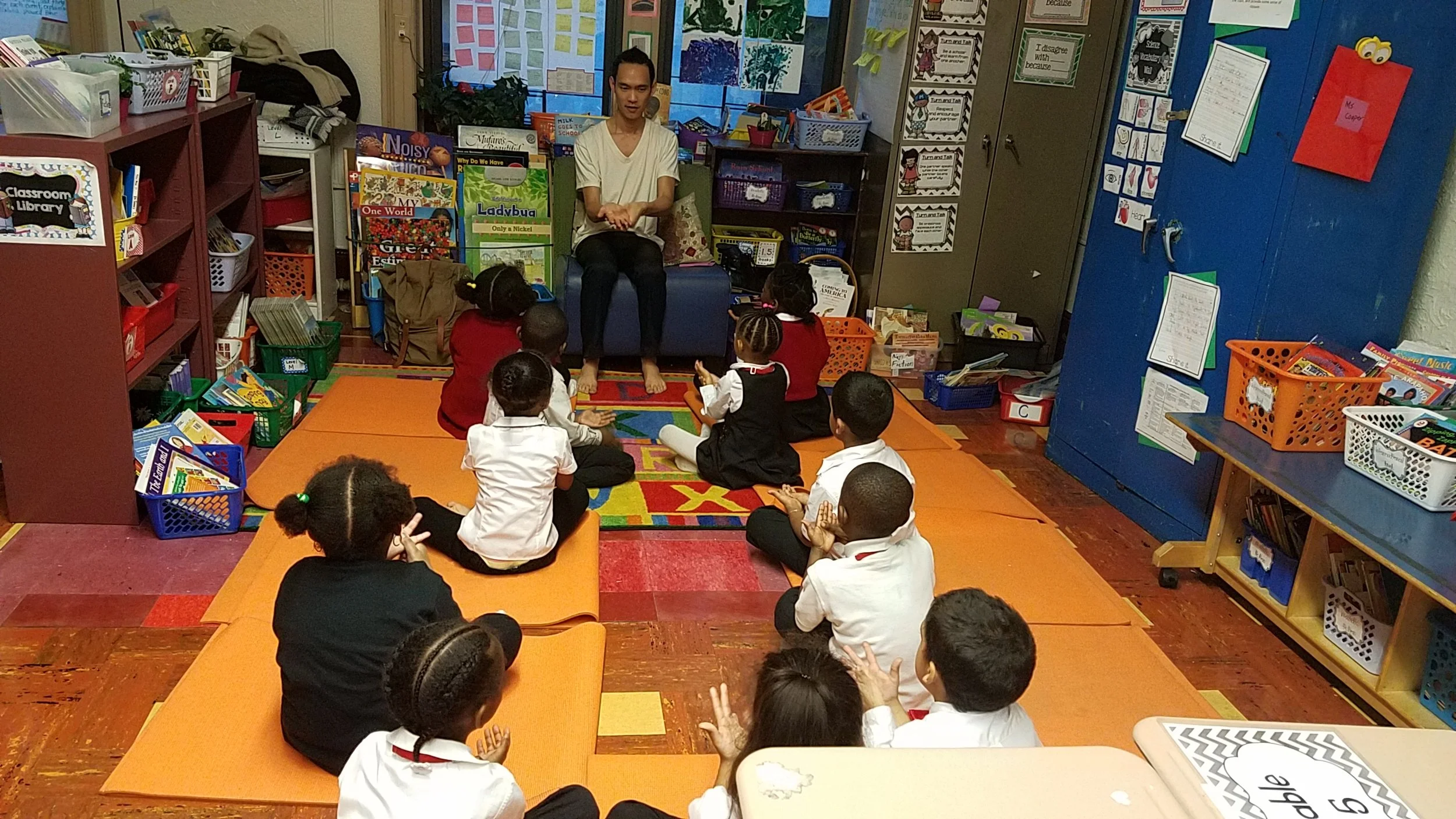 Colin_teaching_kids_yog_in_nyc.jpg