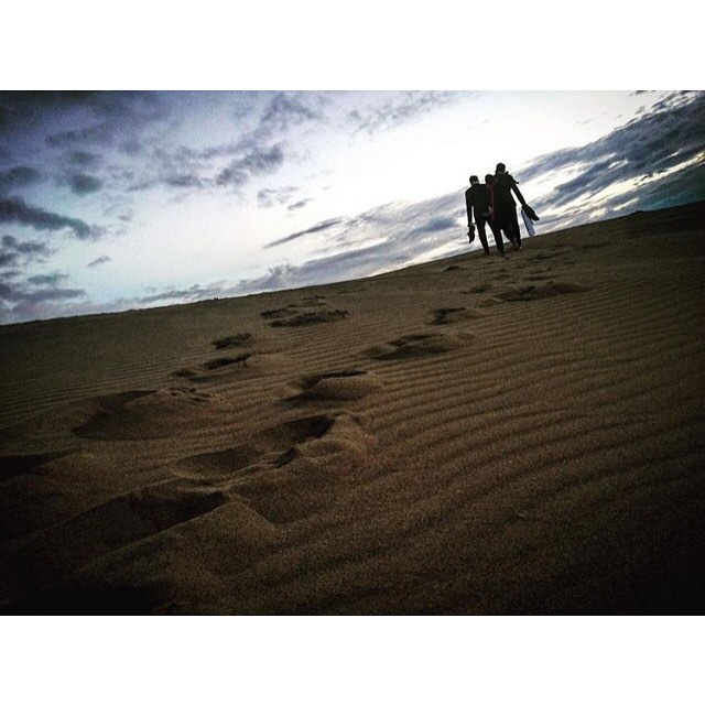 Regram from @hiroxkp at the Tottori sand dunes shooting for @easterisland music video.