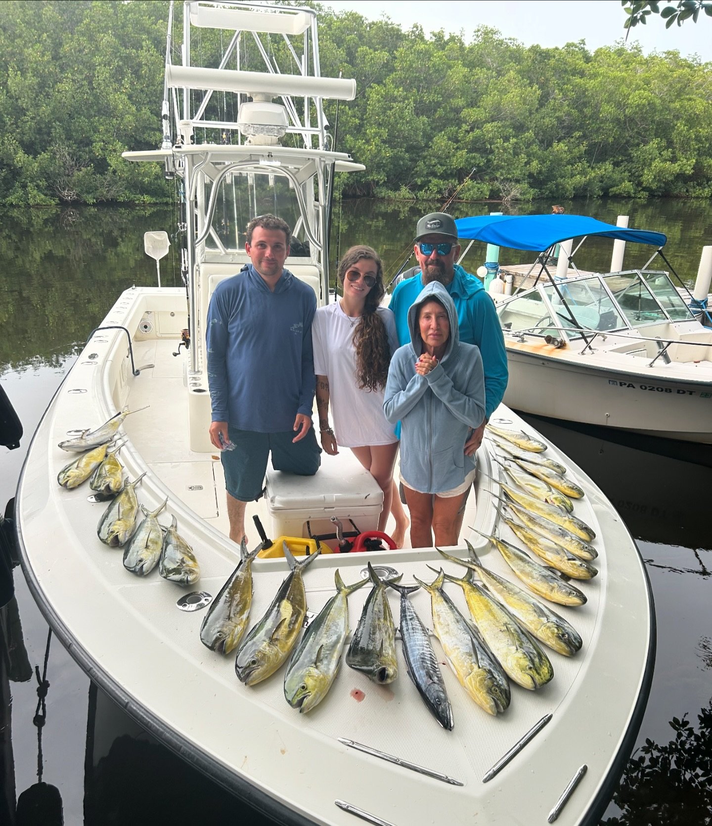Capt Reef had a great trip yesterday on the Fishwhisperer Charter boat @reef_patch #oceanreef #oceanreefclub #flkeys #keylargo #21mahi #wahoo
