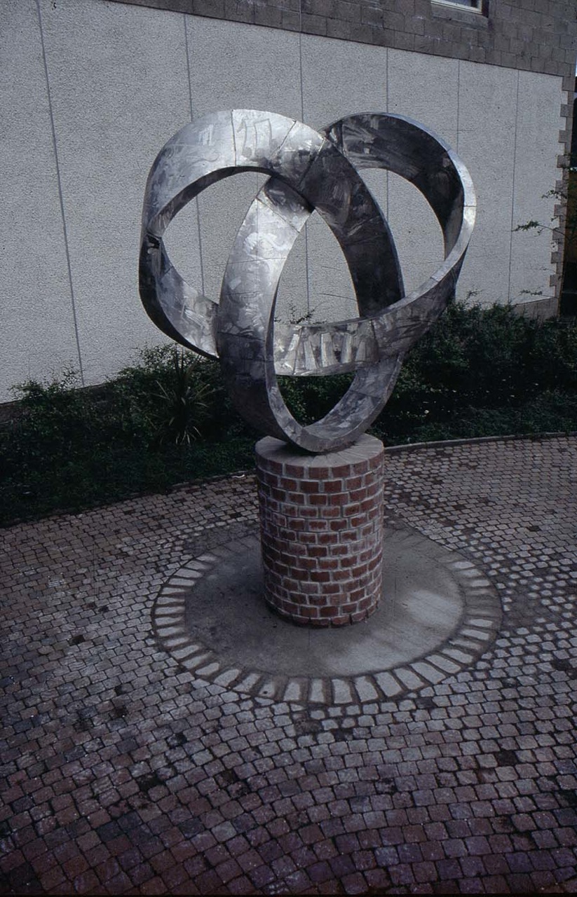 CELTIC MOBIUS (STAINLESS STEEL).jpg