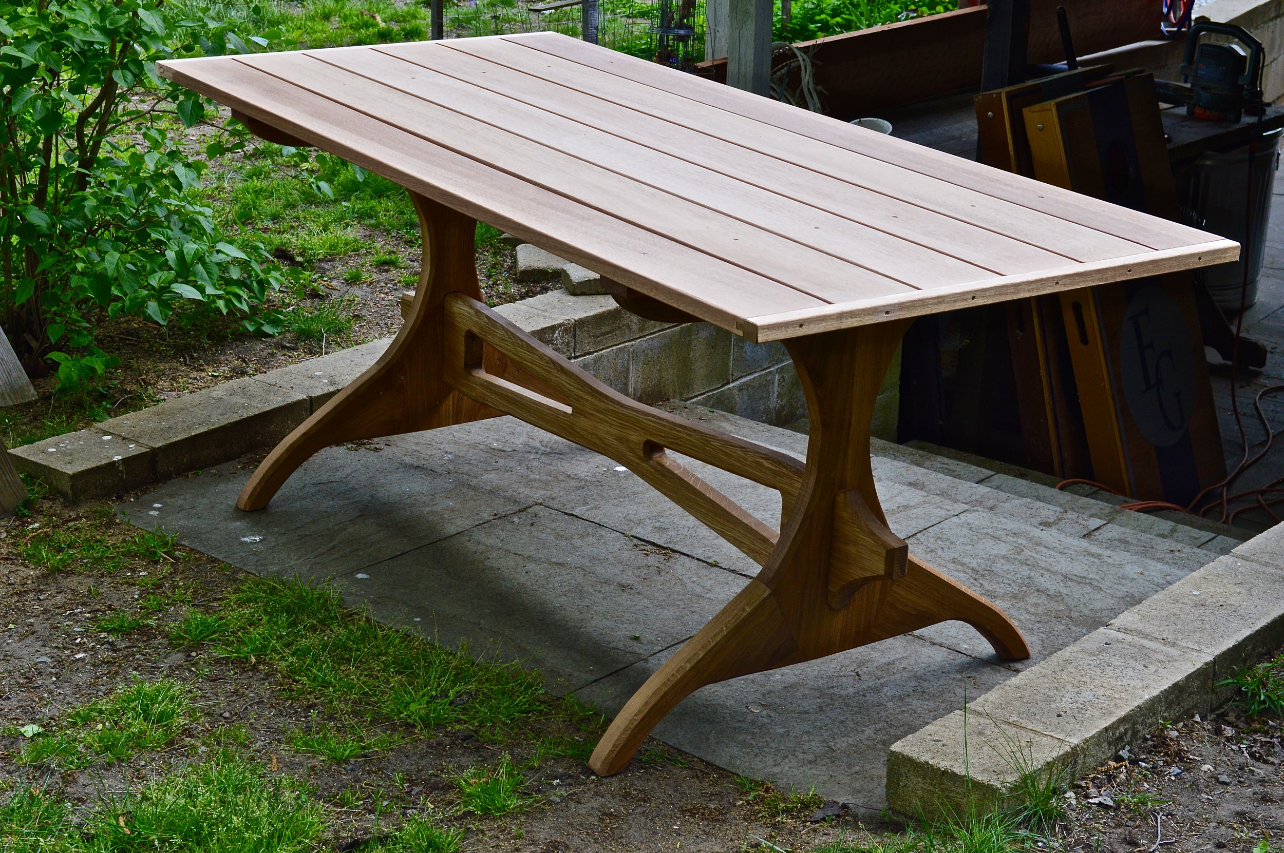 white oak and mahogany trestle picnic table