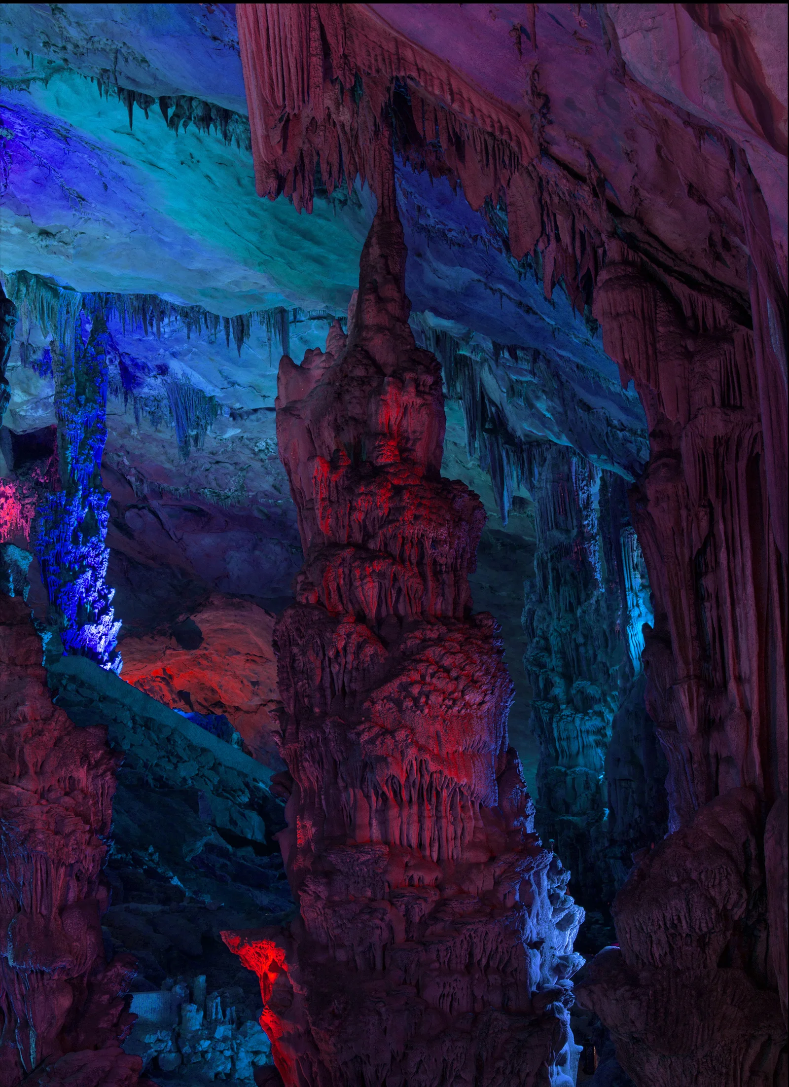 10476-13107950-Cave_V_web_11_jpg.jpg