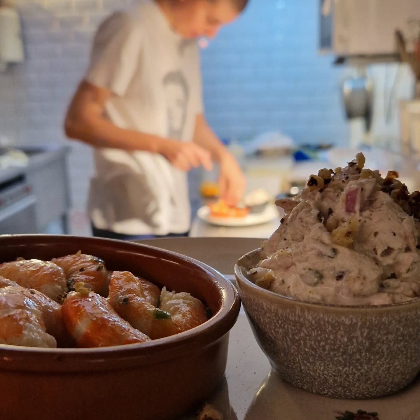 - Rillettes de thon avec ses crevettes marin&eacute;es 

Le Ballon Rouge  mar - sam // 19h - 00h30

#baravinparis #biodynamie #vinnature #cuisinemaison #mardiausamedi #bieresartisanales @lacaveduballonrouge #foodporn #leballonrouge
#wineporn #craftbe