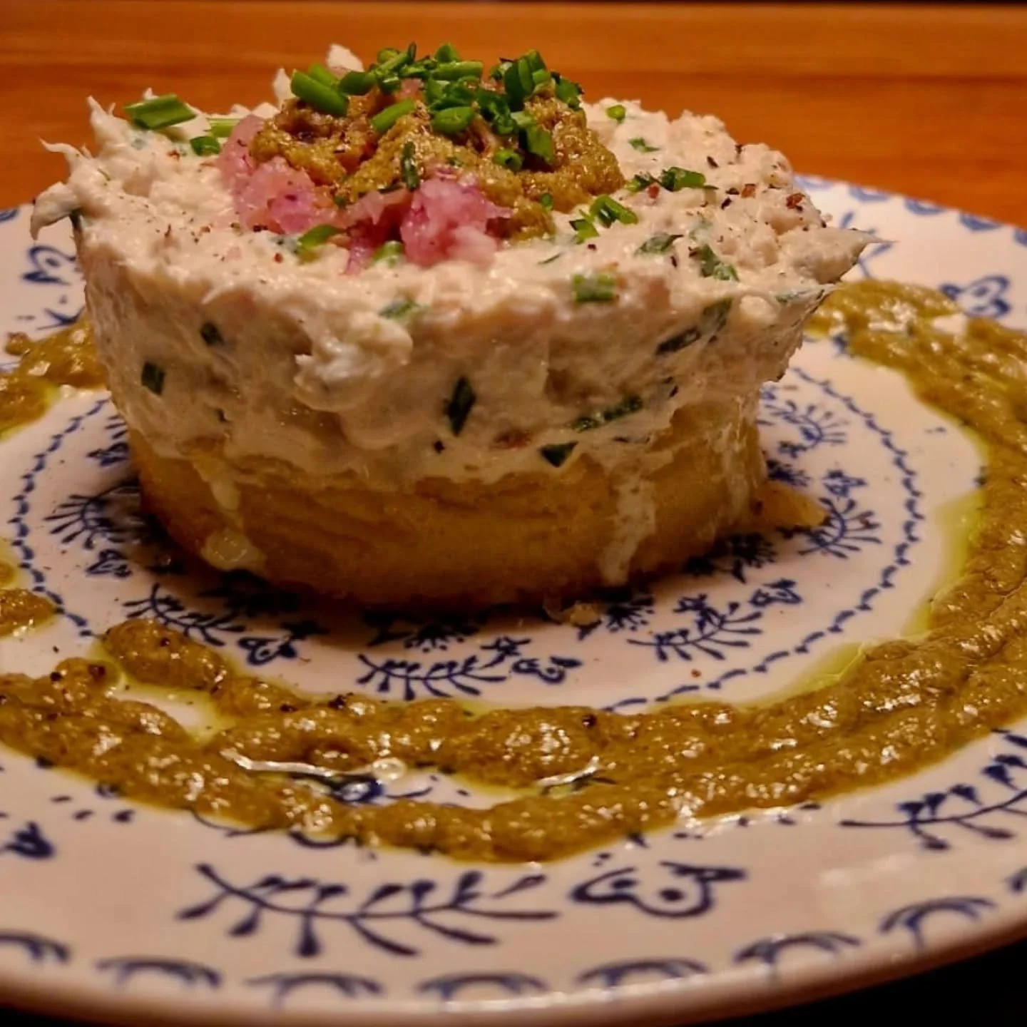 Pain Croustillant de Pomme de Terre, Maquereaux, sauce aux C&acirc;pres 

Mar - Sam // 19h30 - 00h30

#baravinparis #biodynamie #vinnature #cuisinemaison #mardiausamedi #bieresartisanales @lacaveduballonrouge #foodporn #leballonrouge
#wineporn #craft