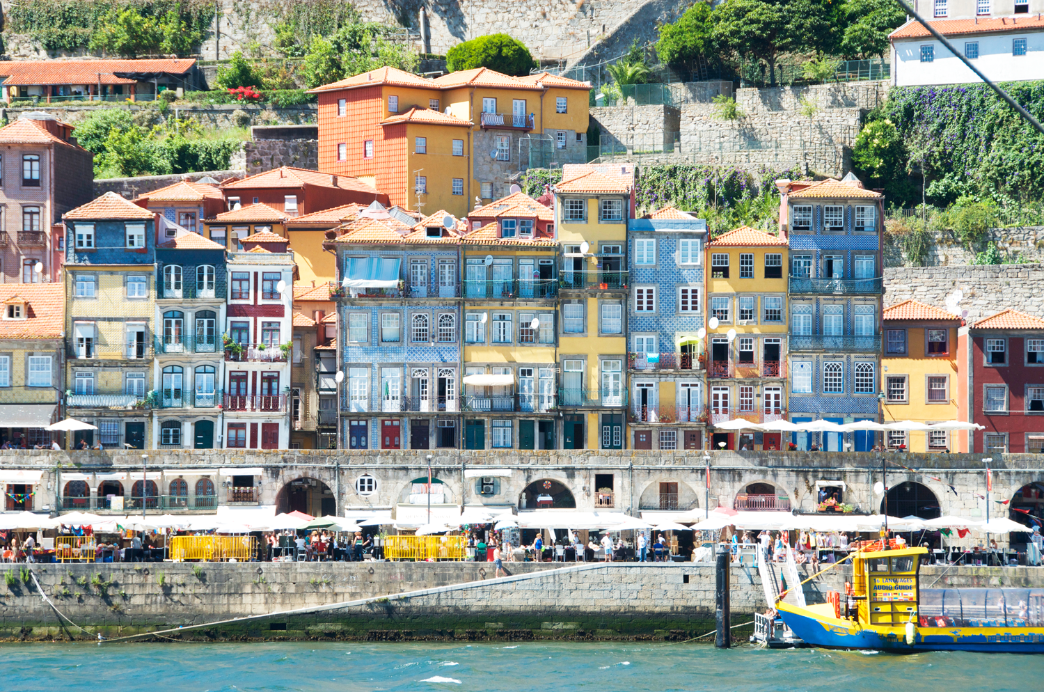 buildings-porto-portugal.png