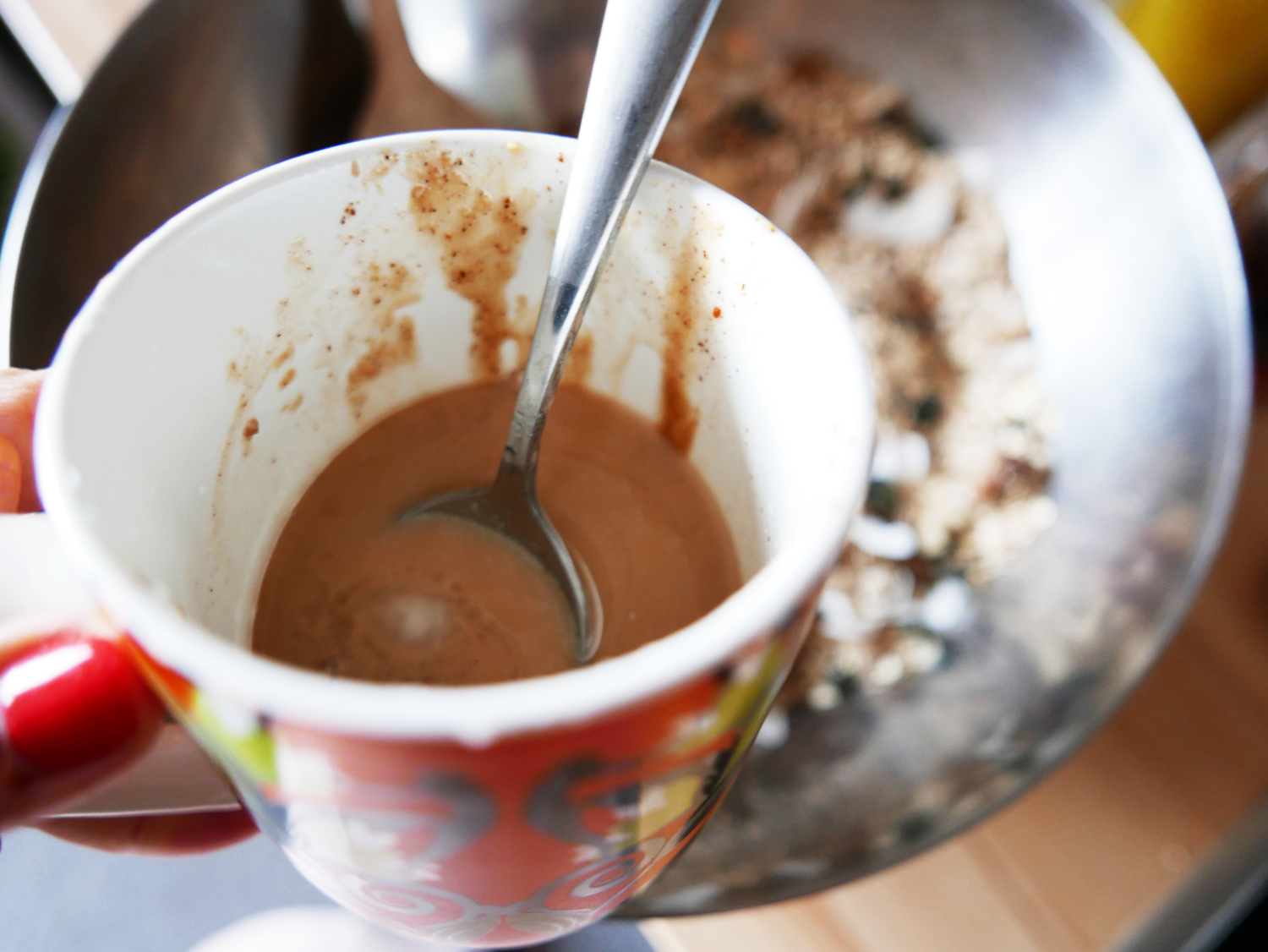 making-healthy-granola-crunch-sauce.png