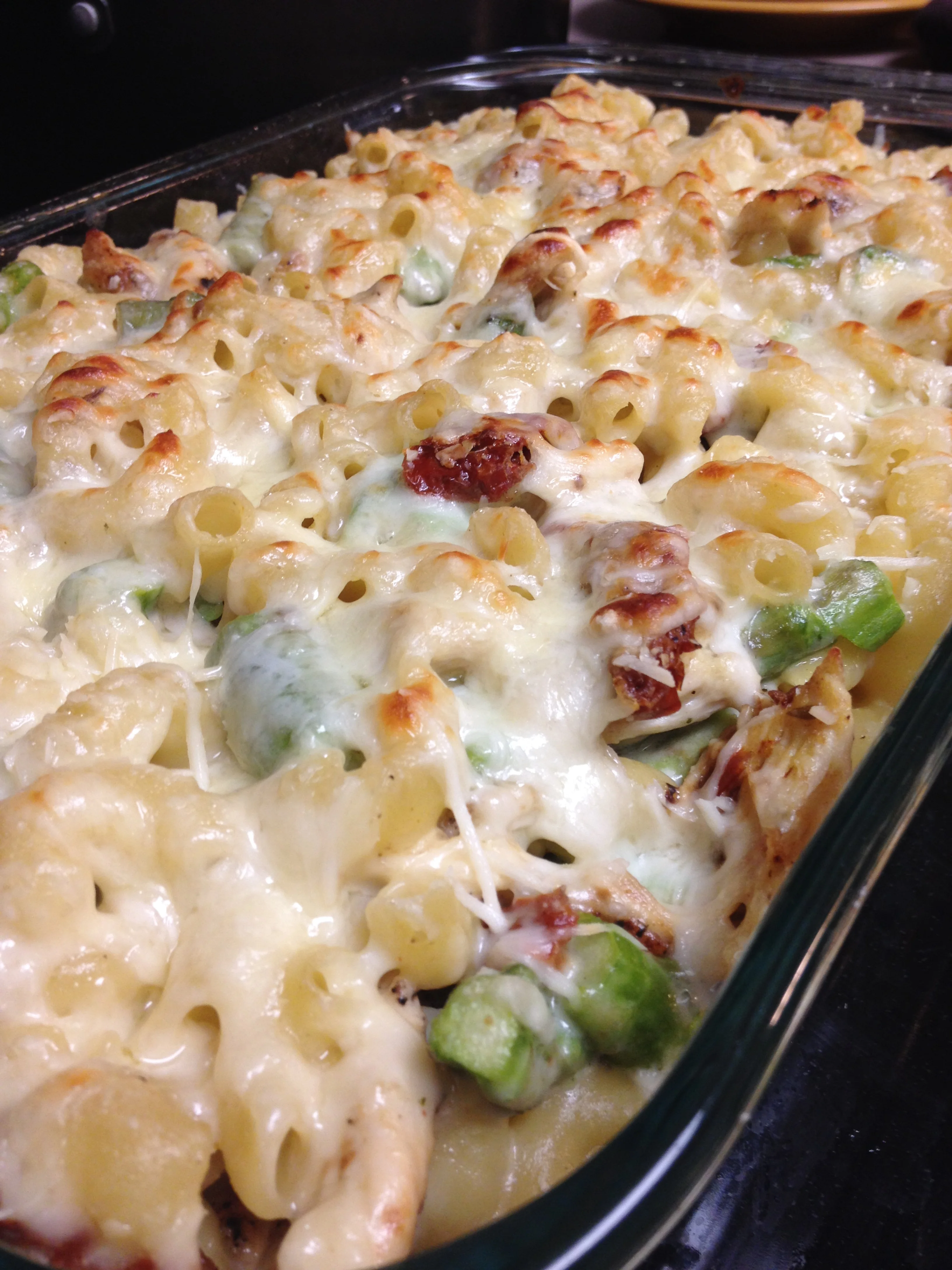 Gourmet Mac and Cheese with Chicken, Asparagus and Sun-Dried Tomatoes