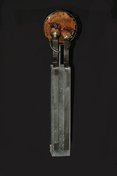 "a Couple to be" afm. 15 x 8 x 61,5 cm Staal en koper op hardsteen. N.T.K.