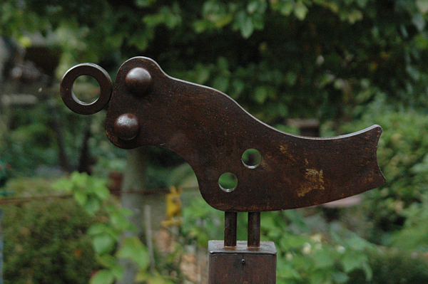 "Dream" afm. 10 x 49 x 22 cm. Staal.
