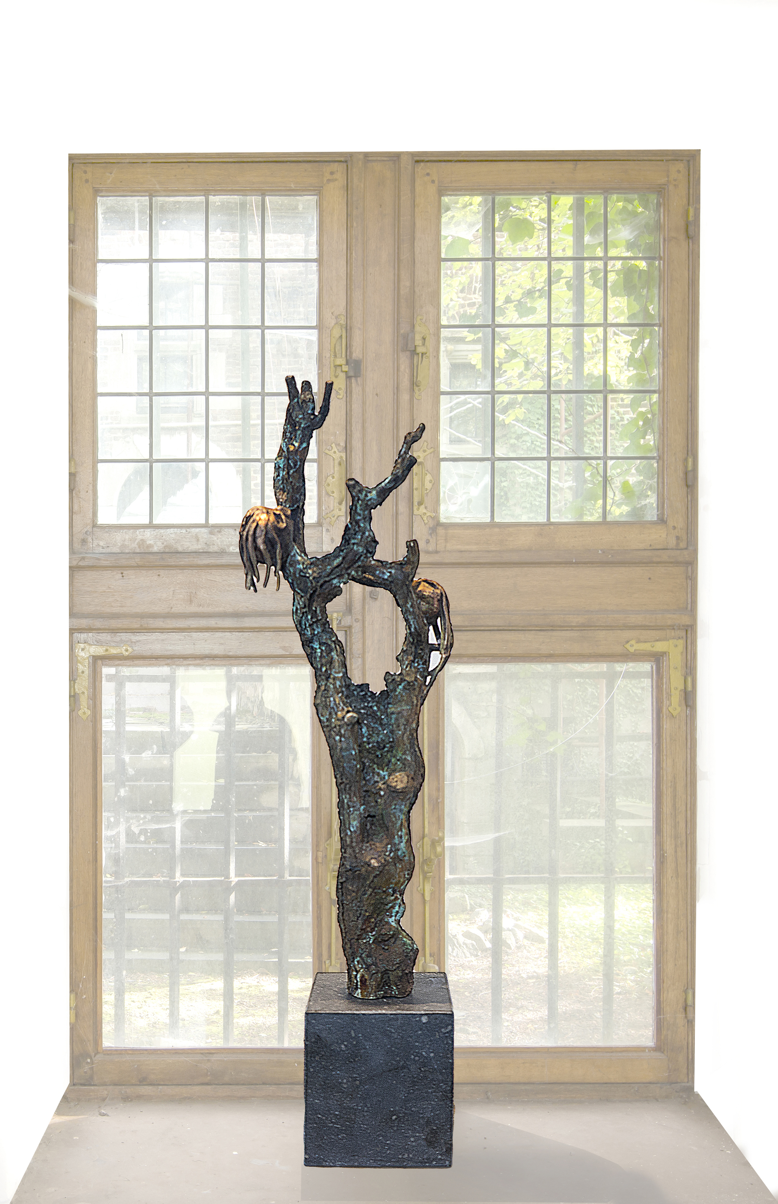 Bronzen object "Reach to the Sky"