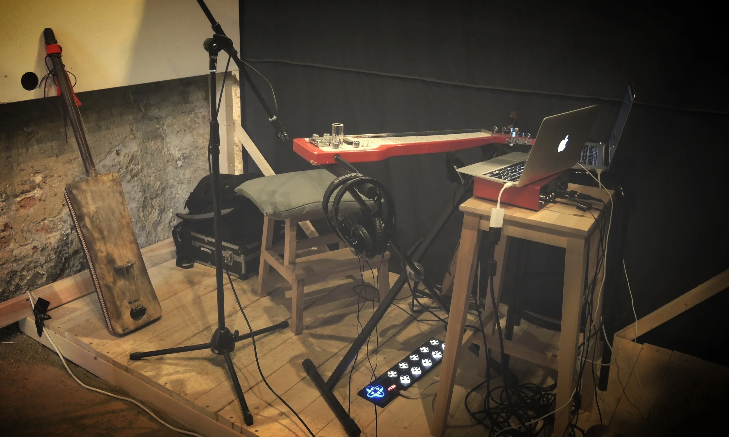 Mini cinema with Live soundtrack