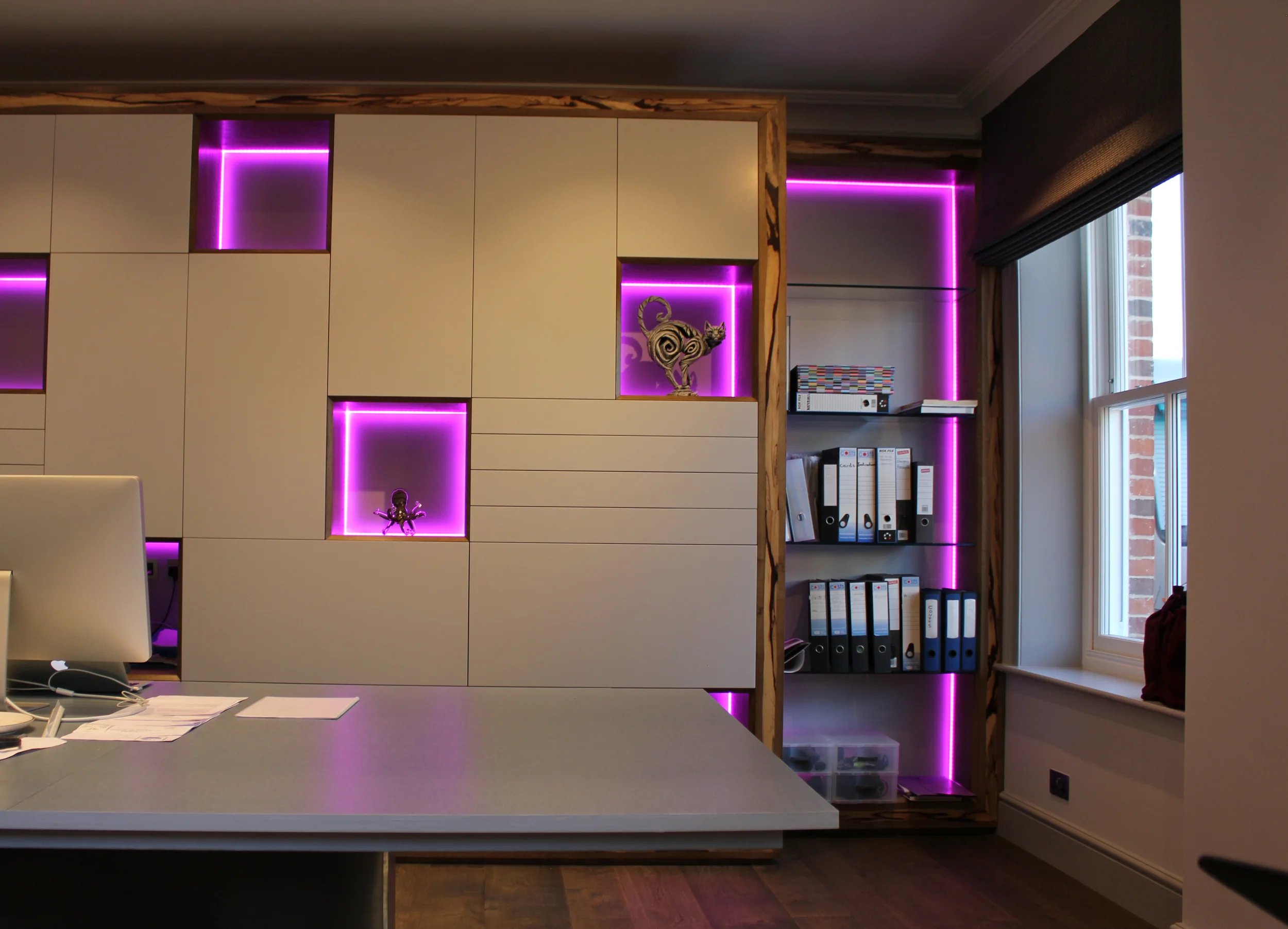  Colour change LED lighting to cabinet controlled via iLight in-wall keypads. 