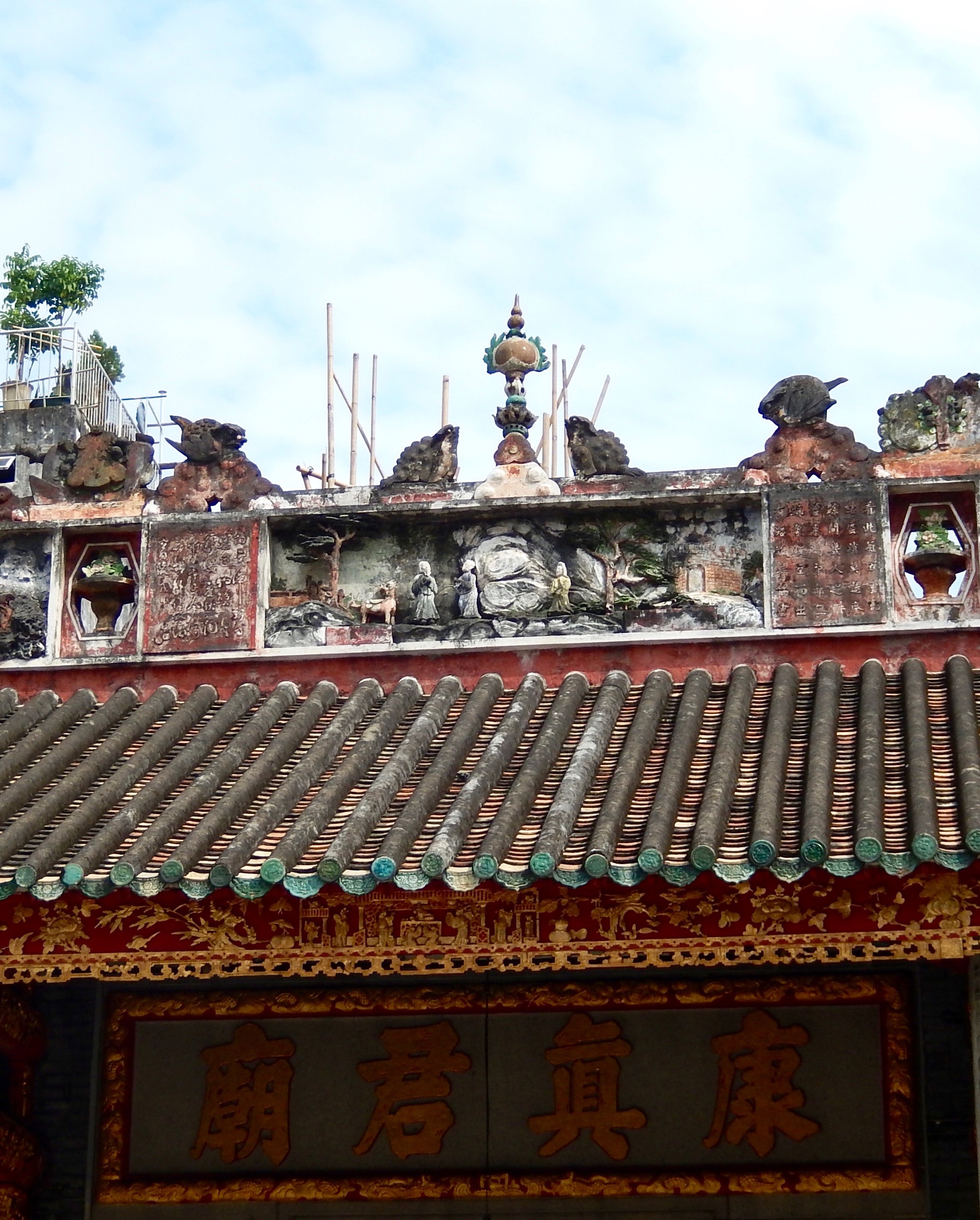 Macau temple-roof-ornamentation copy.jpg
