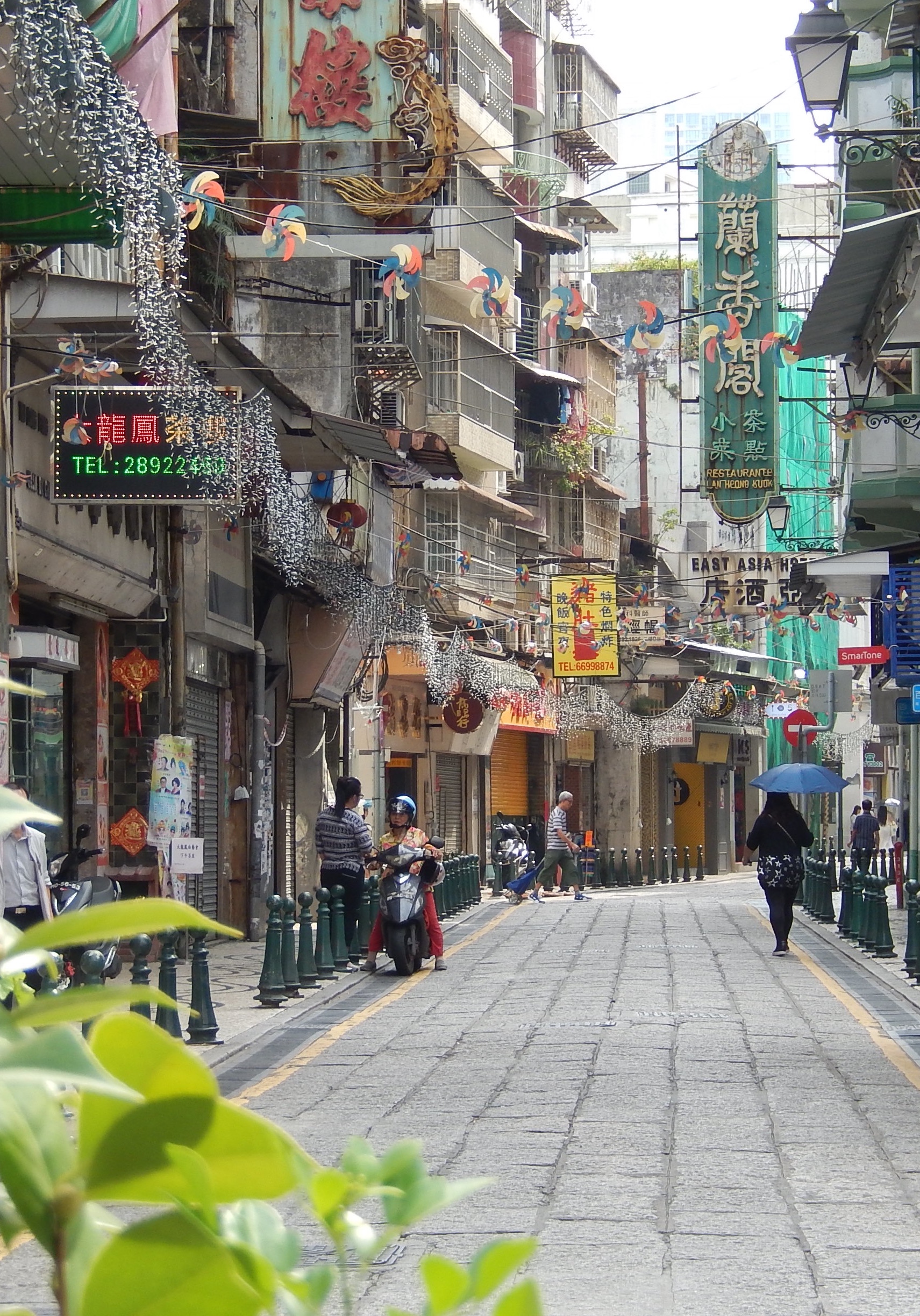 Macau back alley copy.jpg