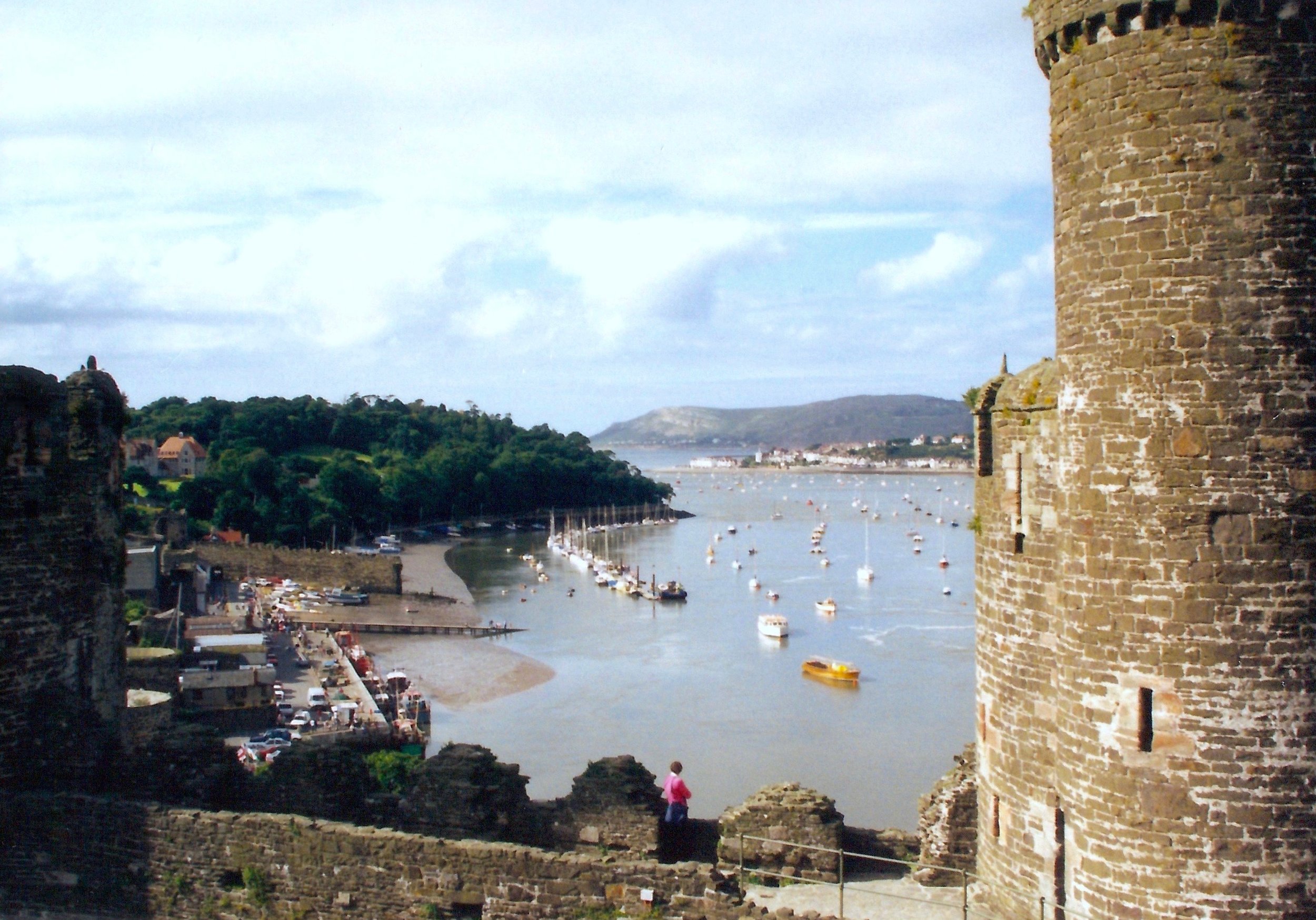 Conwy Castle harbor.jpg