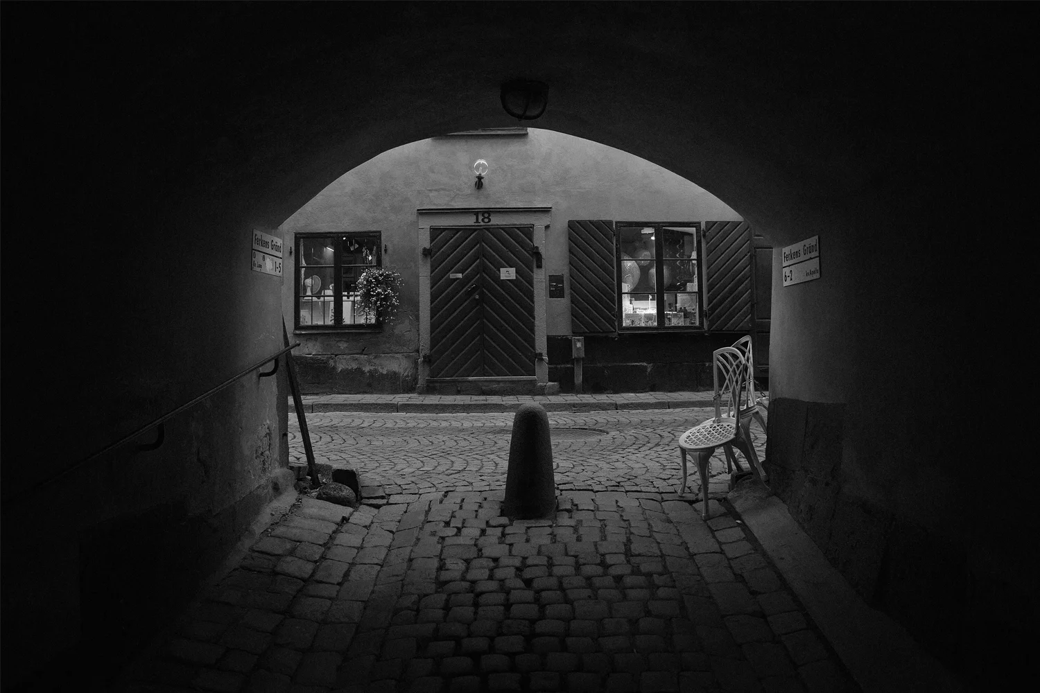 Sweden-BW-Tunnel.jpg