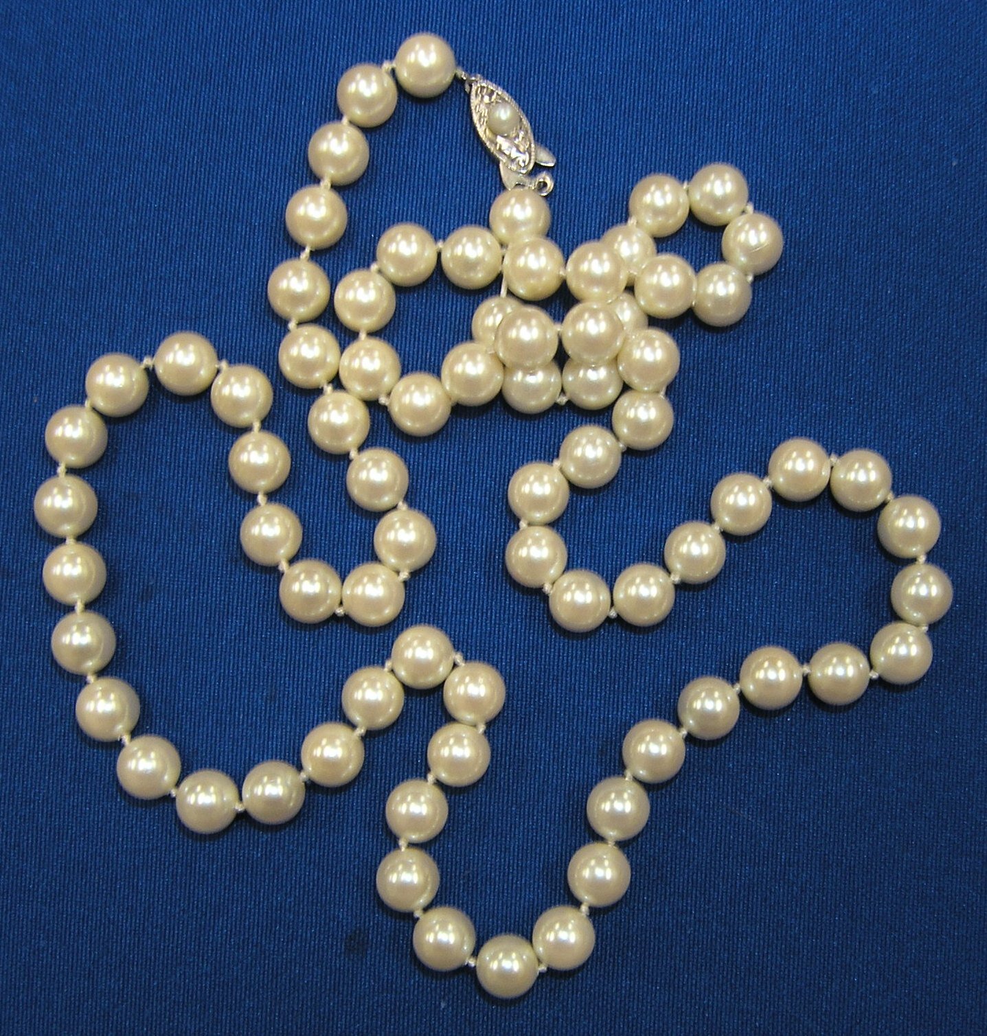 PEARL KNOTTING