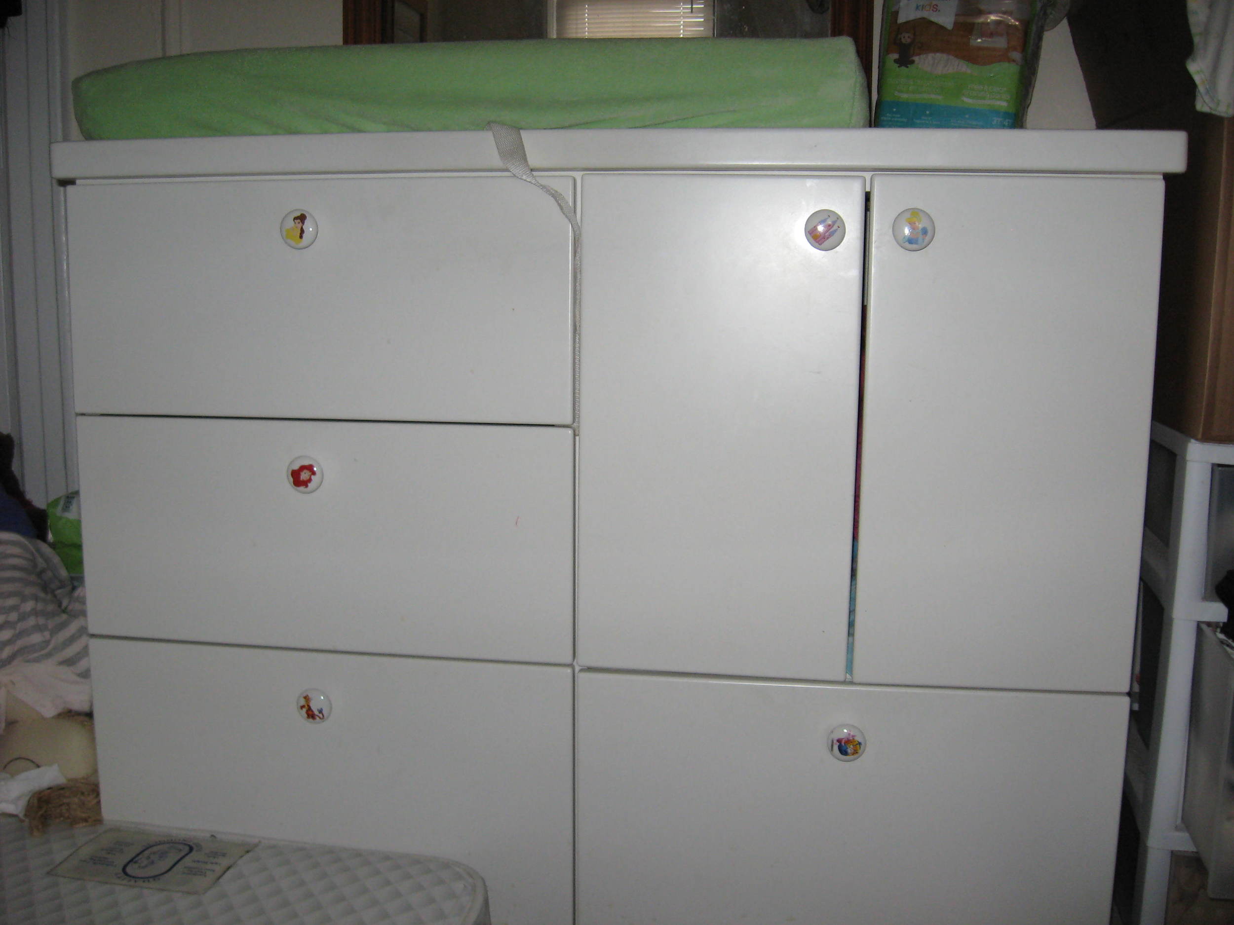 Dresser / Changing table 