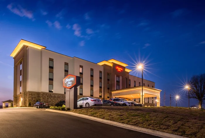 HamptonInnParagouldWebsite.jpg