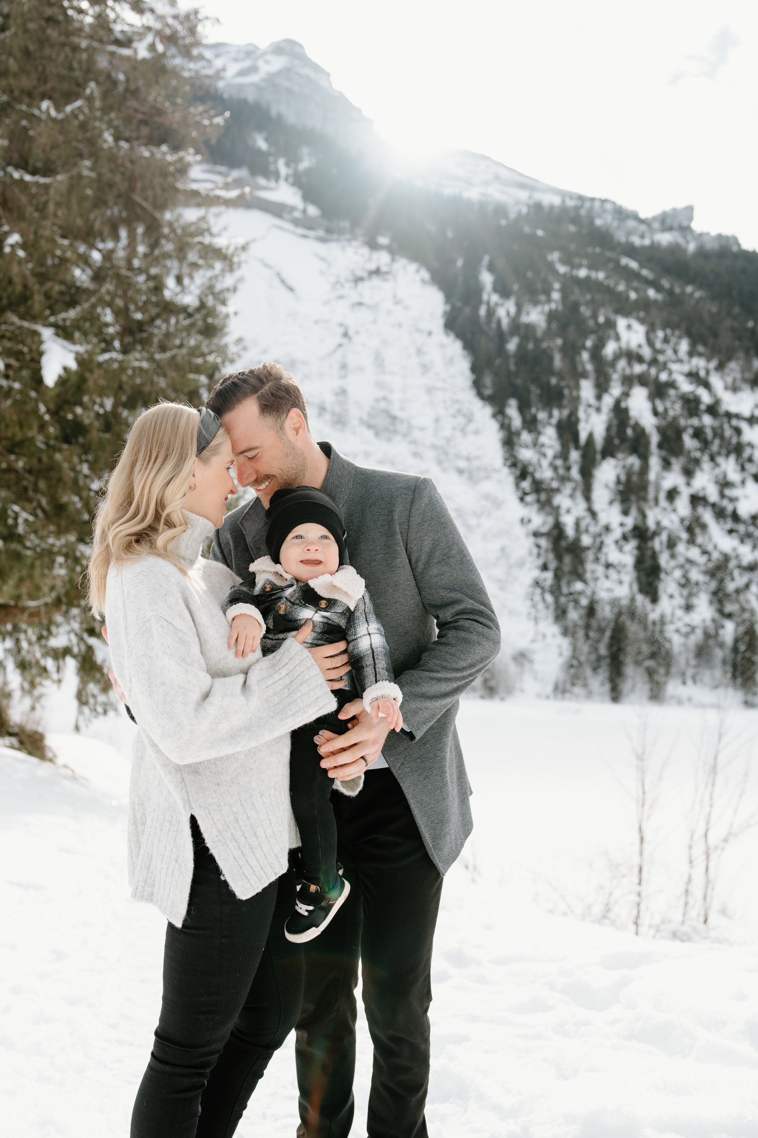 007_Family-Photoshoot-Swiss-Mountain_SBW08720.jpg