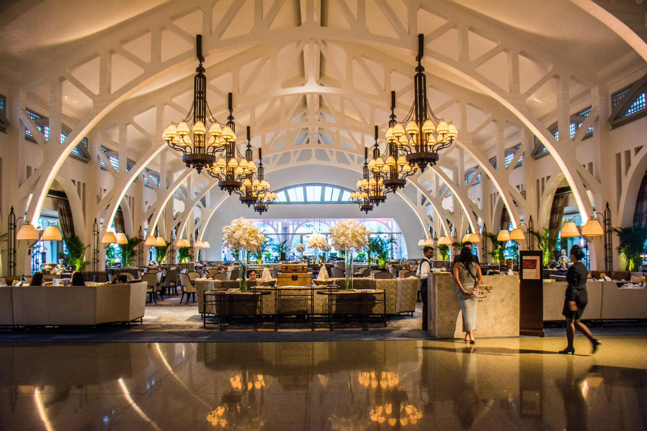 Fullerton Bay Hotel: Modern Luxury on Singapore's Waterfront