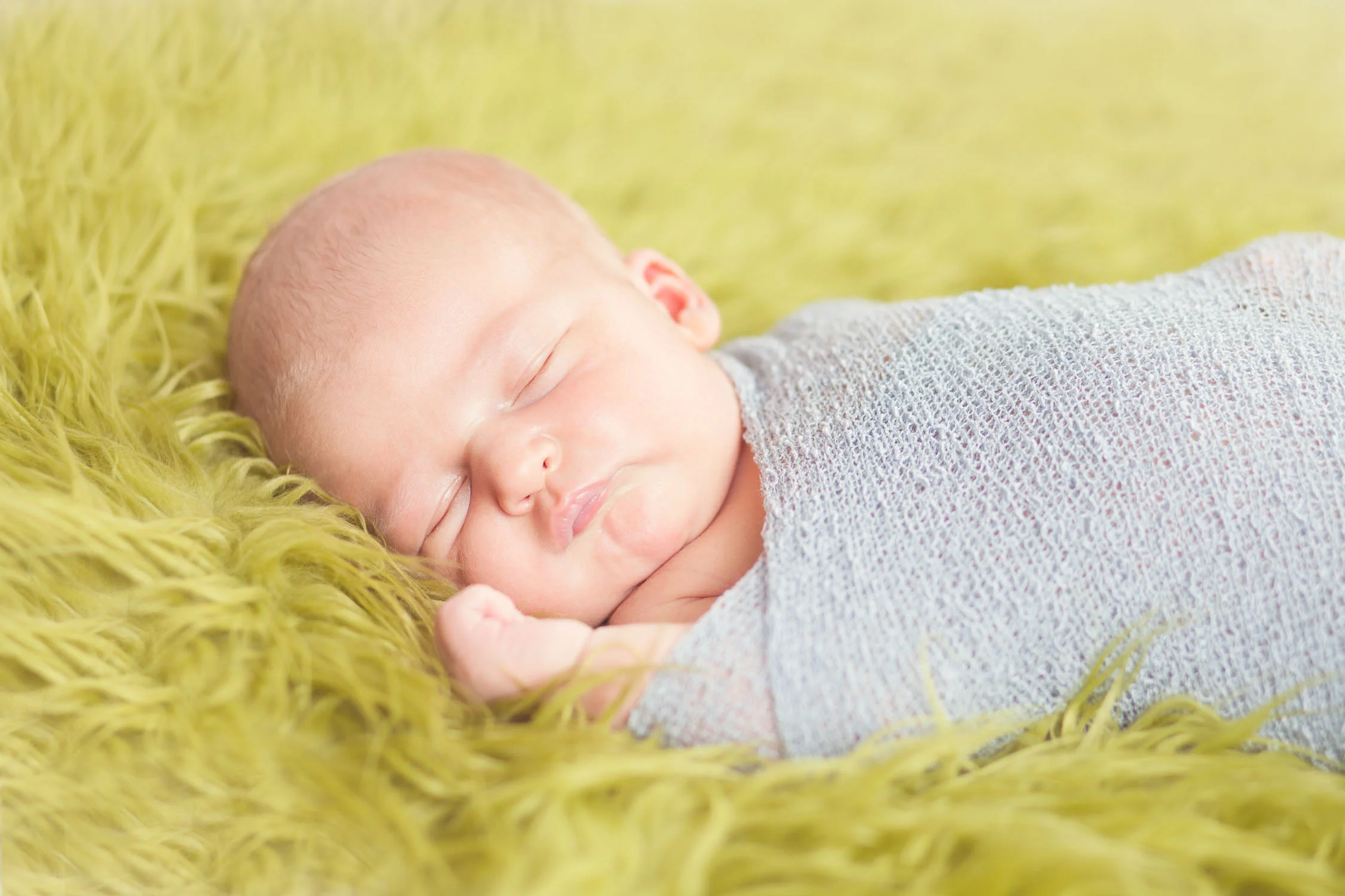 Ulrik og søsteren hos nyfødtfotograf