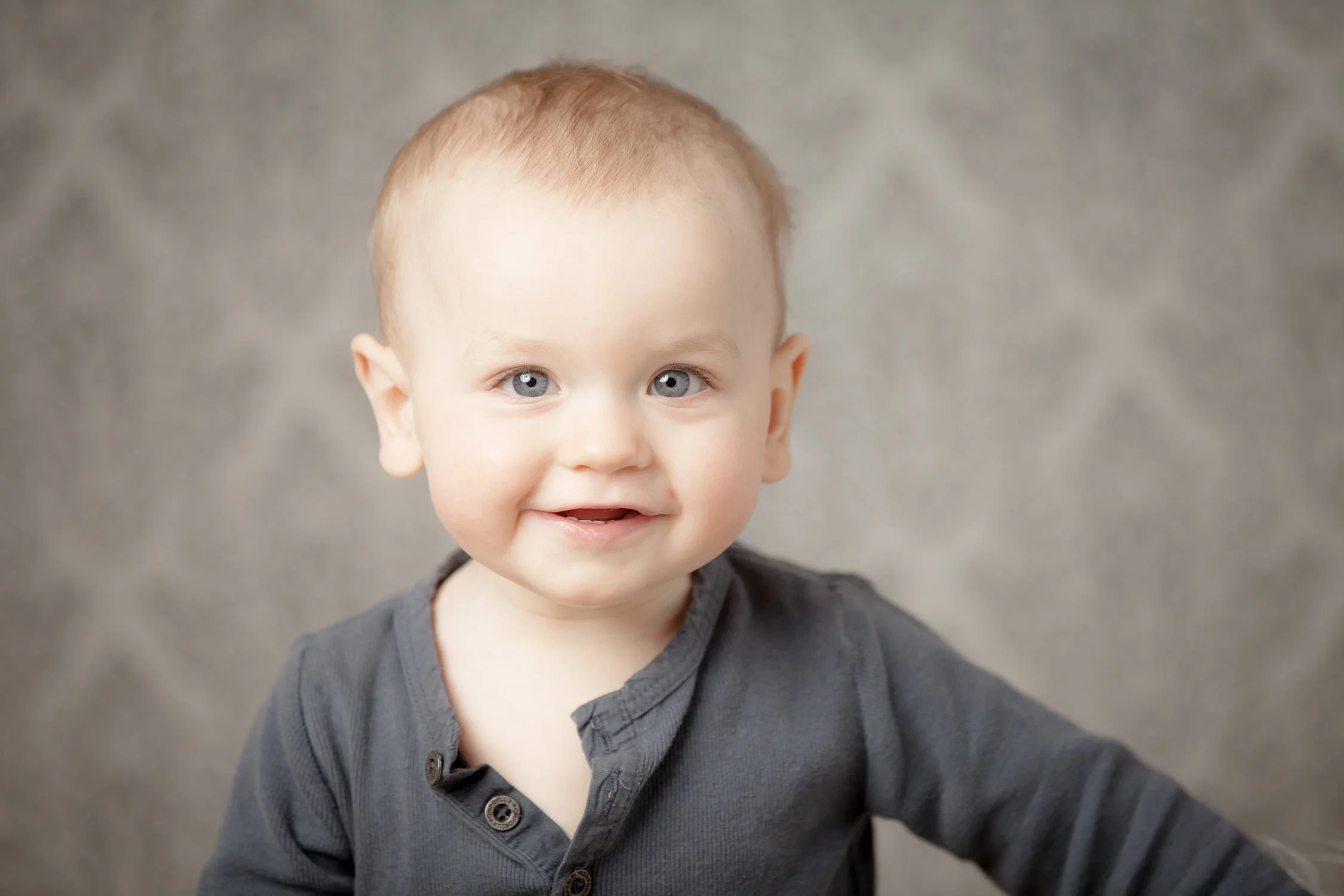 Ettårsfotografering av Kasper