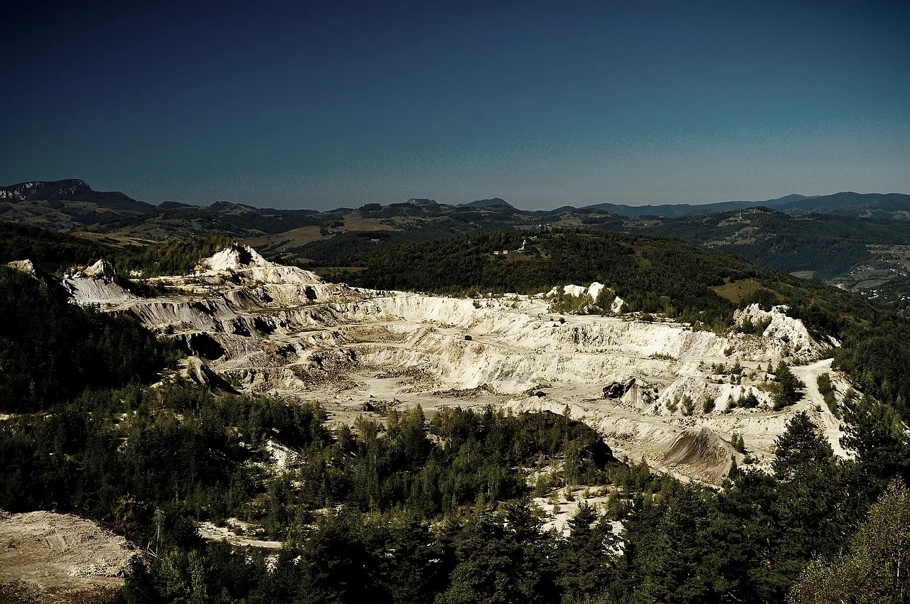 gold-mine-391420_1280.jpg