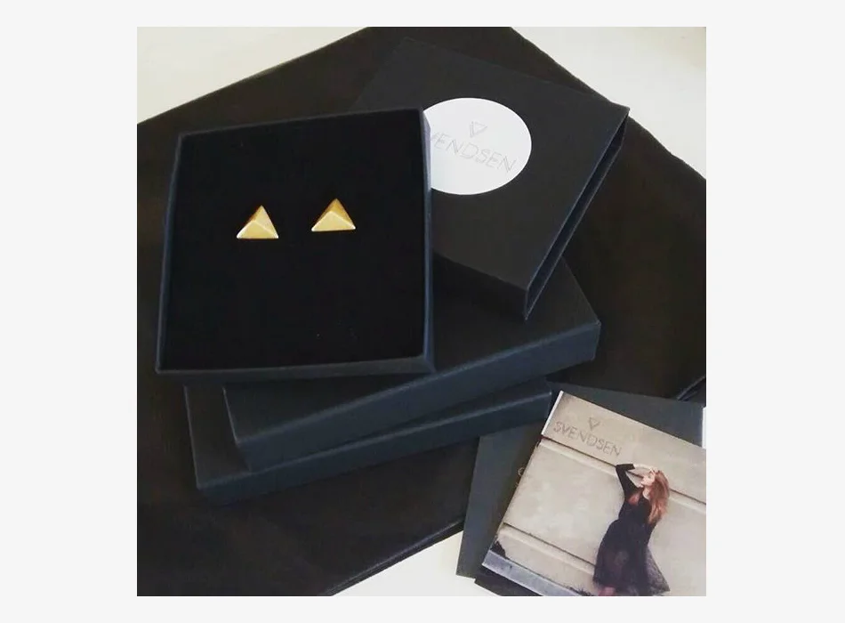 pyramide earring.jpg