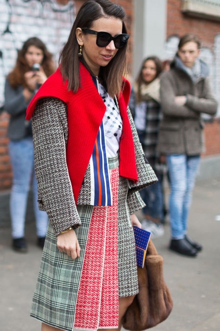 red-street-style-mfw-2016-day2-19_1.jpg