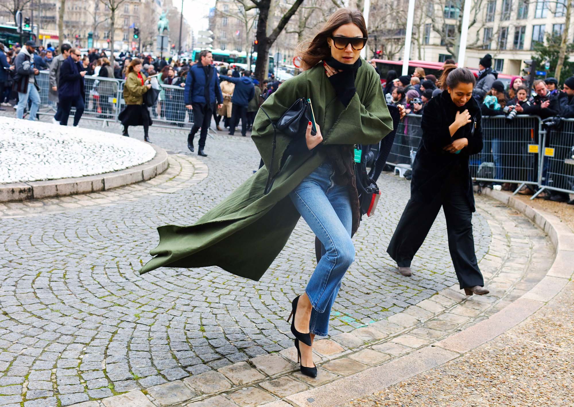 14-pfw-fw16-street-style.jpg
