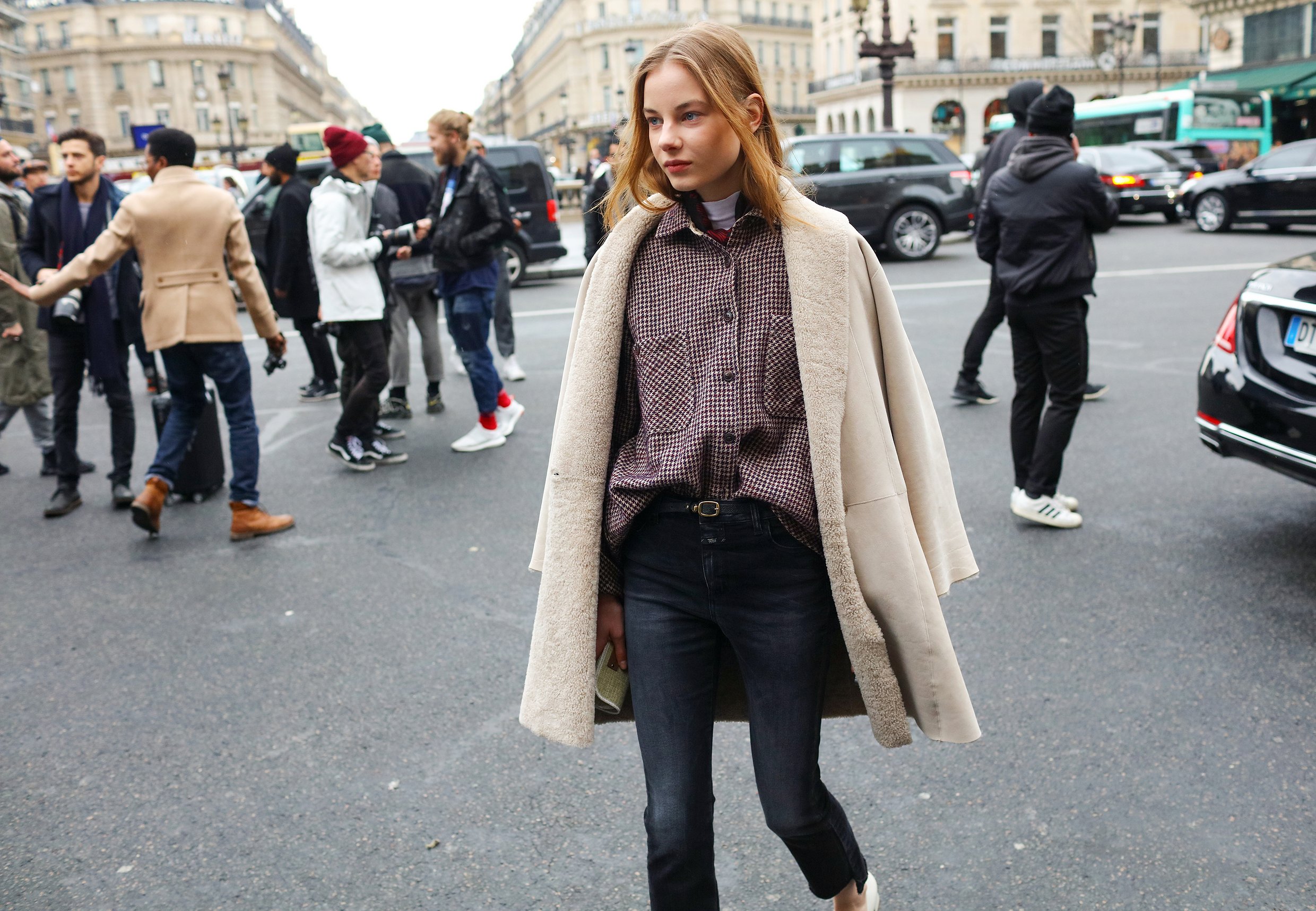 29-phil-oh-street-style-paris-fall-2016-rtw.jpg