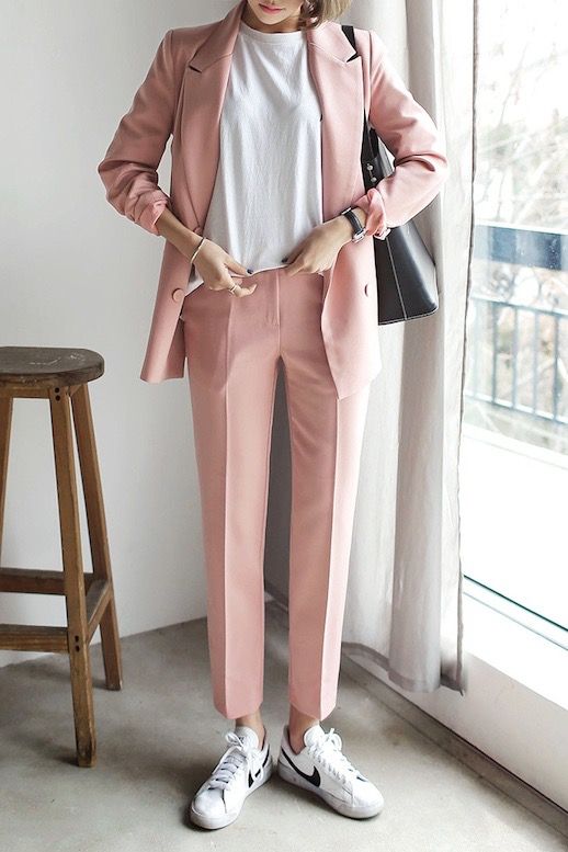 pinksuit_24.jpg