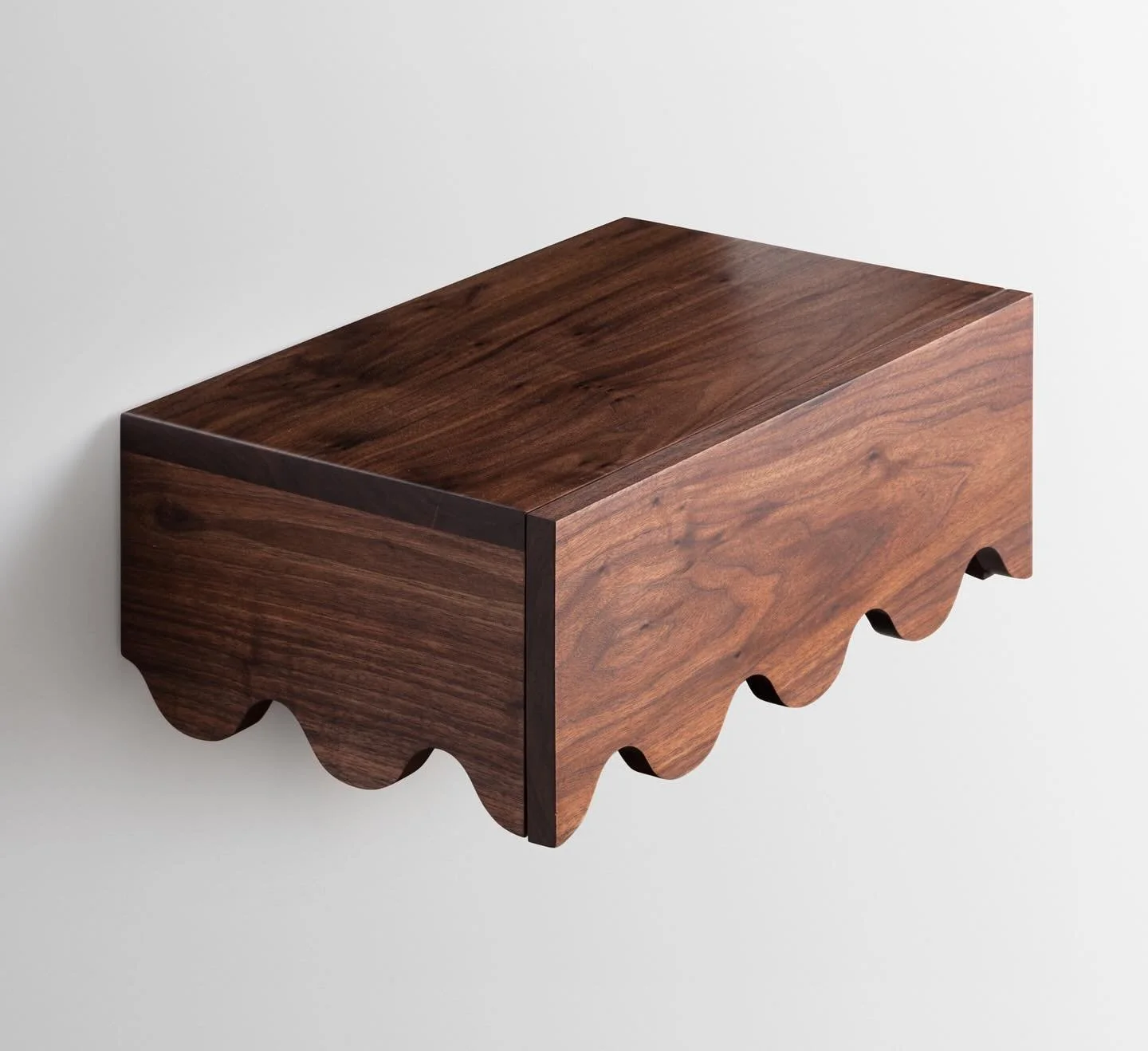 Floating Squiggle Nightstand&mdash; swipe to open ➡️
.
Shown in American Black Walnut
Dims: 22&rdquo;L x 15&rdquo;D x 9&rdquo;H
.
Captured by @joeinstakramm
.
#customfurniture #interiorstyling #contemparyfurniture #nightstand #maker