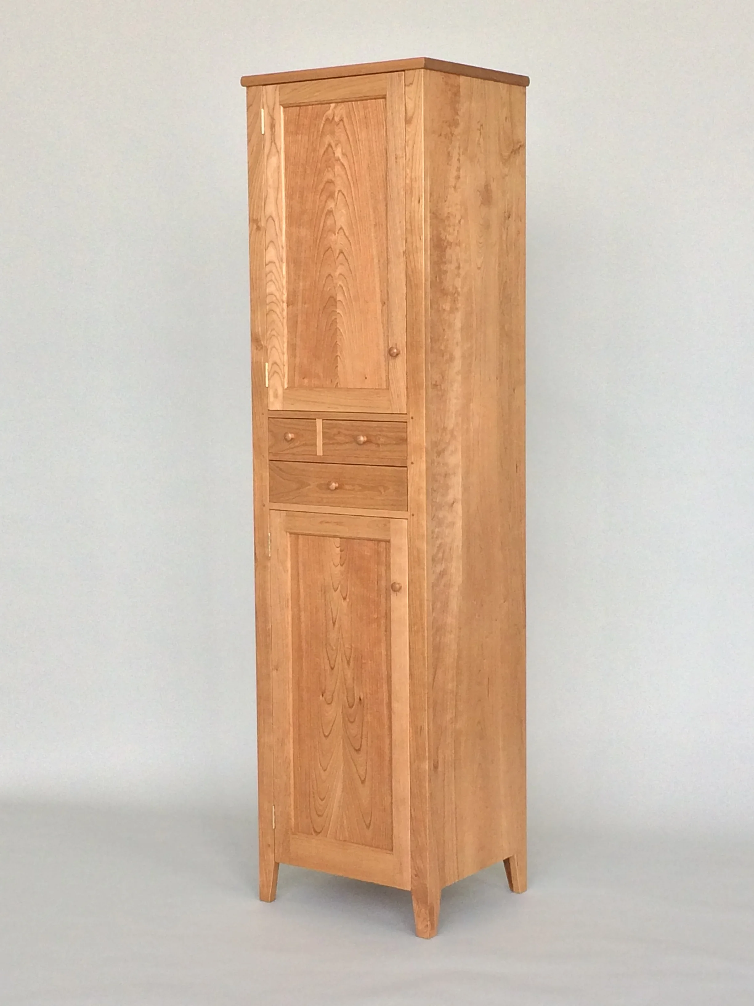 Shaker Chimney Cupboard