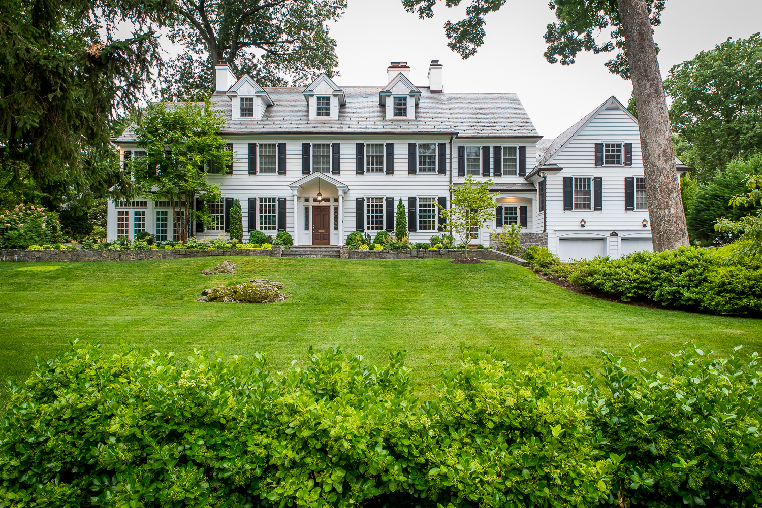 1-Bronxville-Estate-Colonial-Center-Hall-Westchester——Landscape-Construction-Design-Plan-Project-Consult-Advise-Renovation-Expert-Residential-Home-Backyard-Front-Yard-Commercial-Garden-Installation-Planting