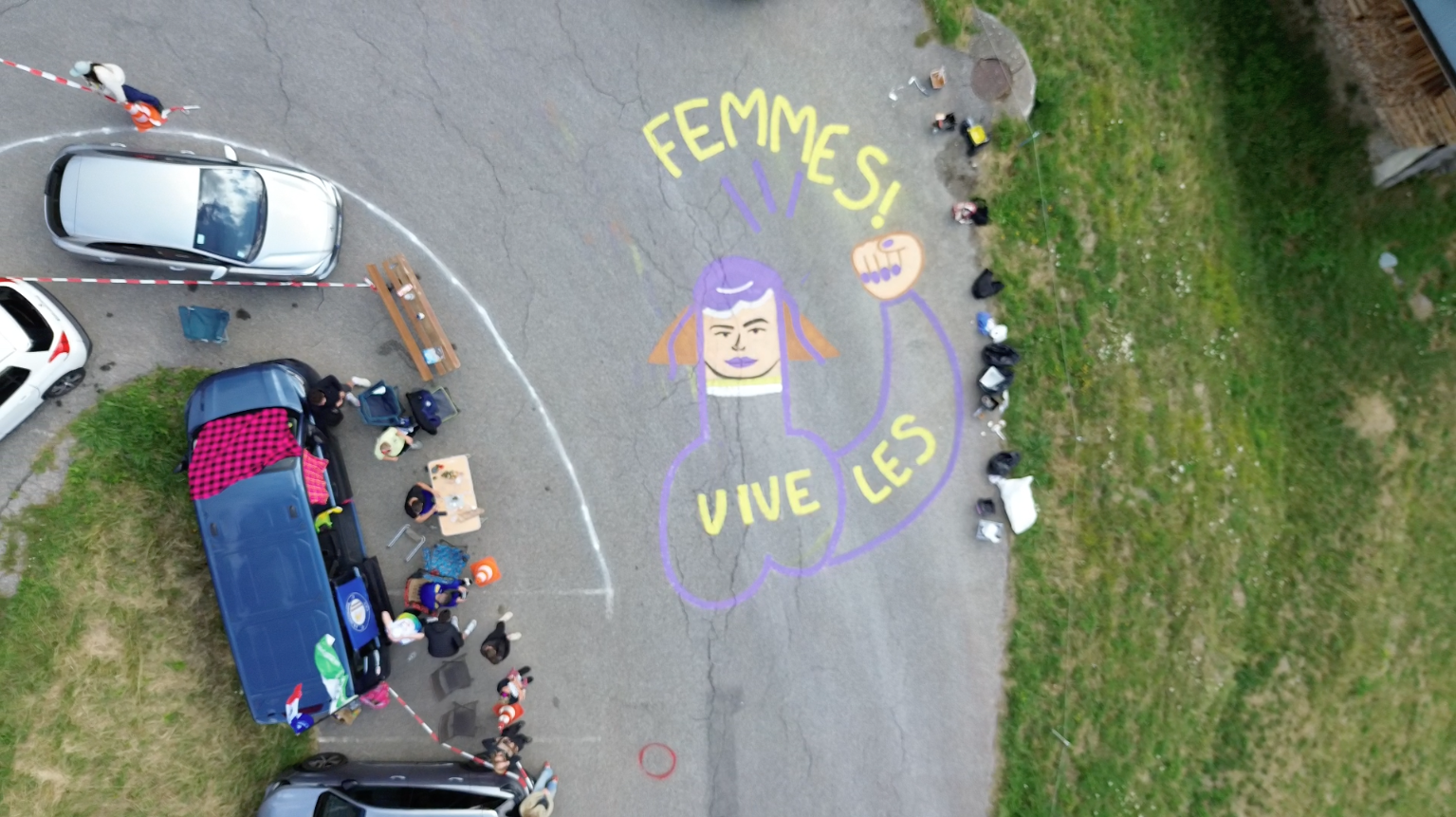 10. VIVE LES FEMMES.png