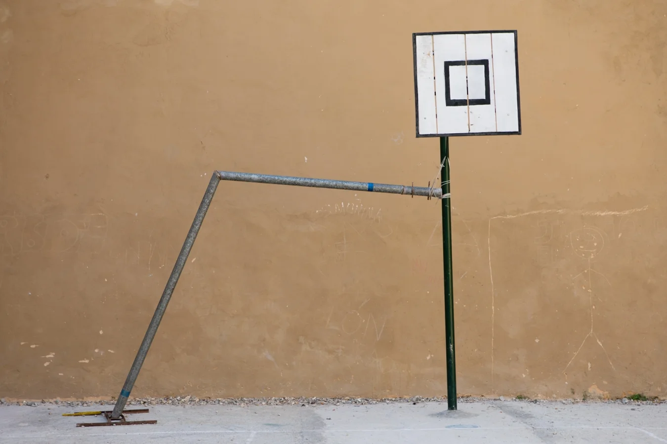 “URBAN BASKETBALL COURT“ BY AGUSTIN GONZALEZ GARZA
