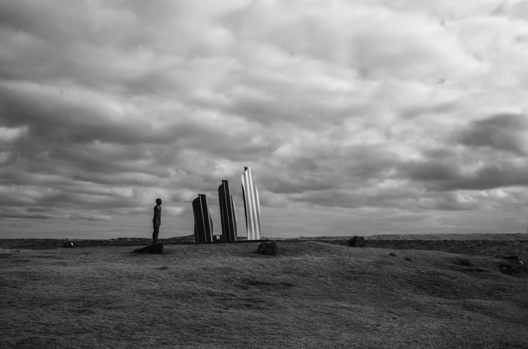 Keflavik Sad Statues (BW), winter 22 (Copy)