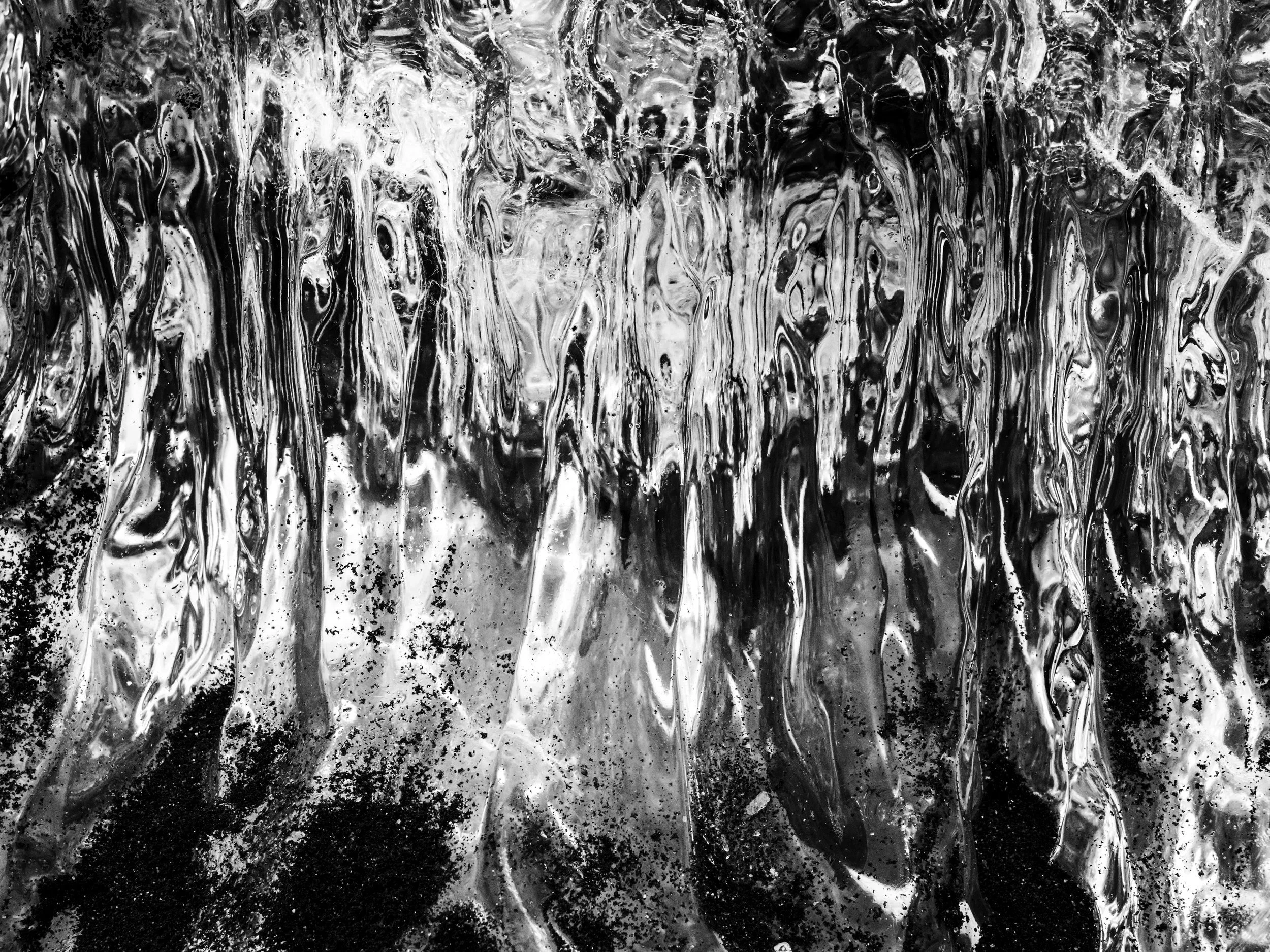 Sandy Iceburg, Jokulsarlon (BW), winter 22 (Copy)