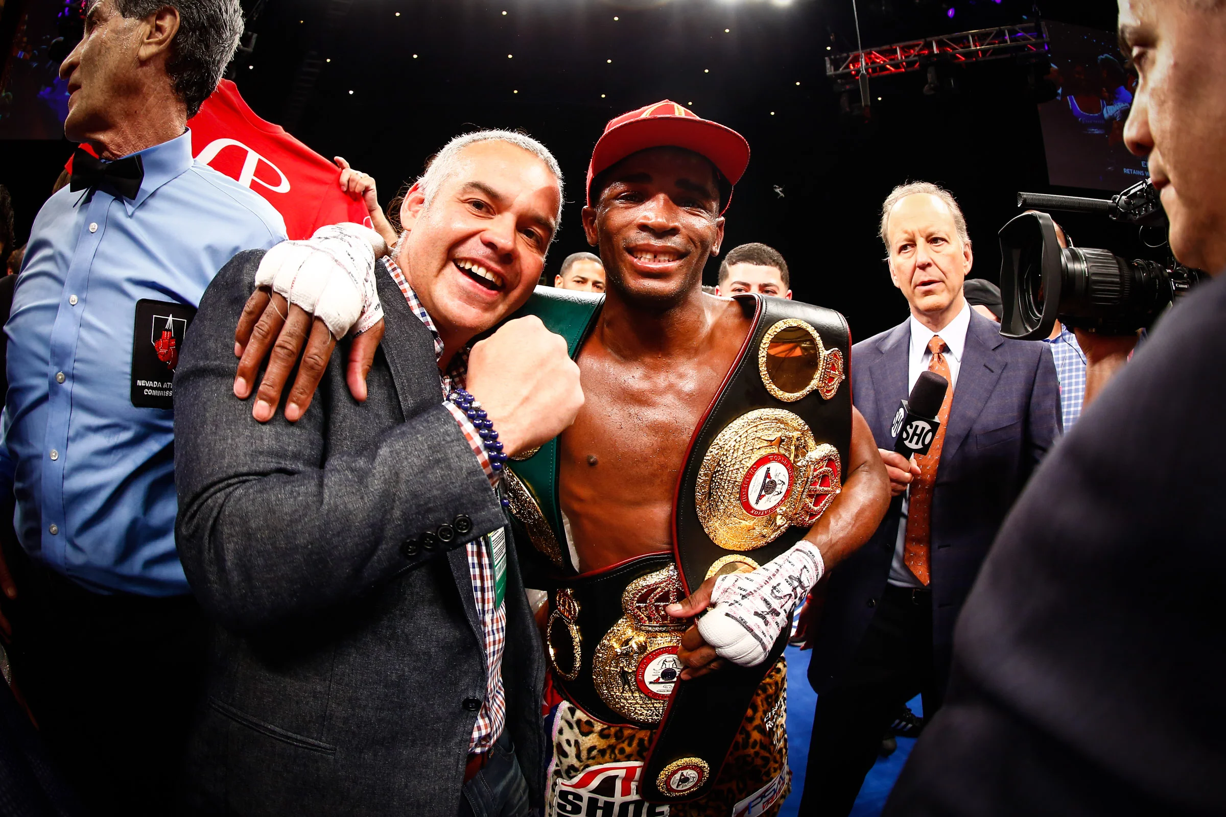 Erislandy Lara celebrates after his win against Vanes Martirosyan on Saturday May 21, 2016. Photo: Stephanie Trapp/Mayweather Promotions